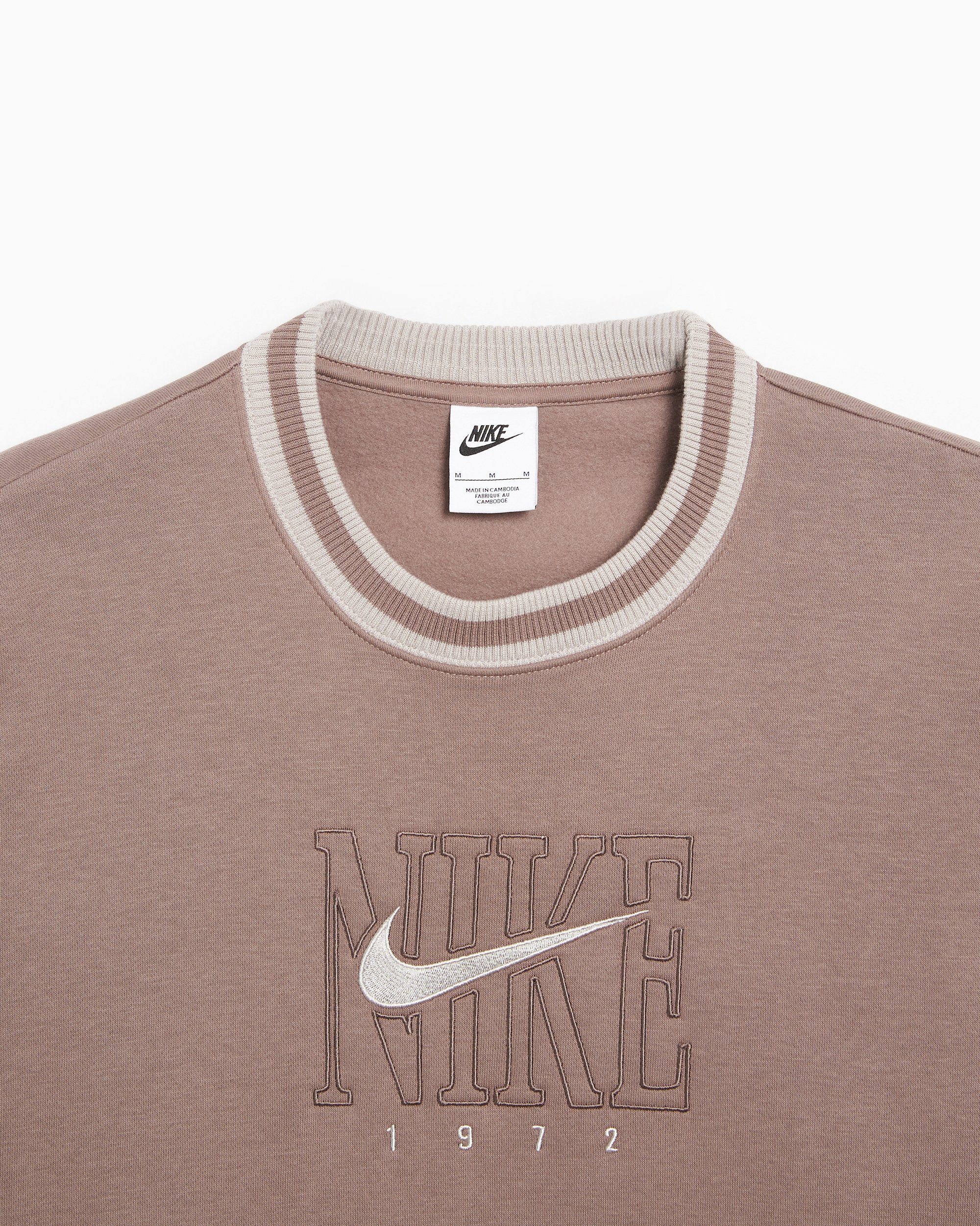 Nike Women s Sportswear Phoenix Fleece Oversized Crewneck Graphic Sweatshirt Medium Mink Brown