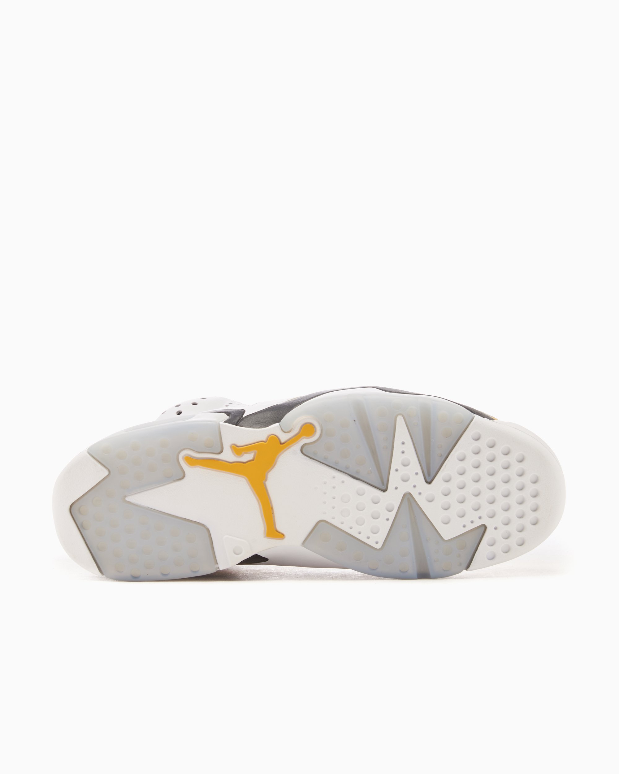 商品画像：Amazon.com | Nike Men's Jordan 6 Yellow Ochre Size 8 White 2
