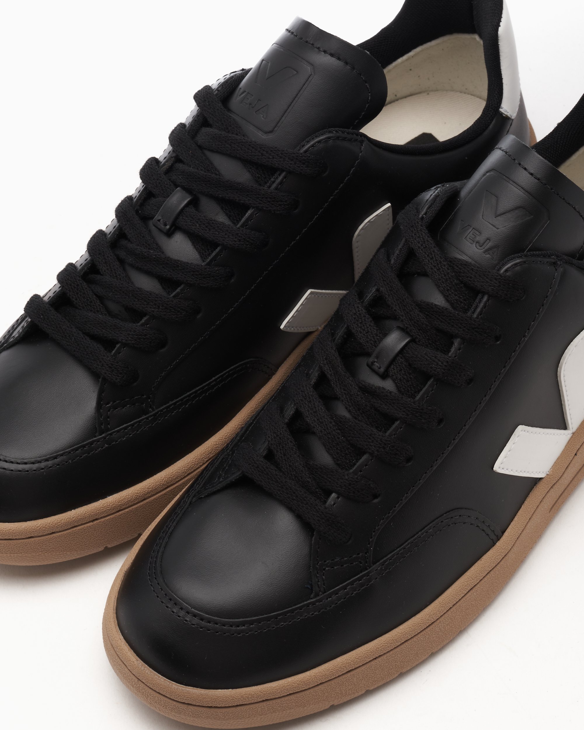 Veja V 12 White XD0203638B Buy Online at FOOTDISTRICT