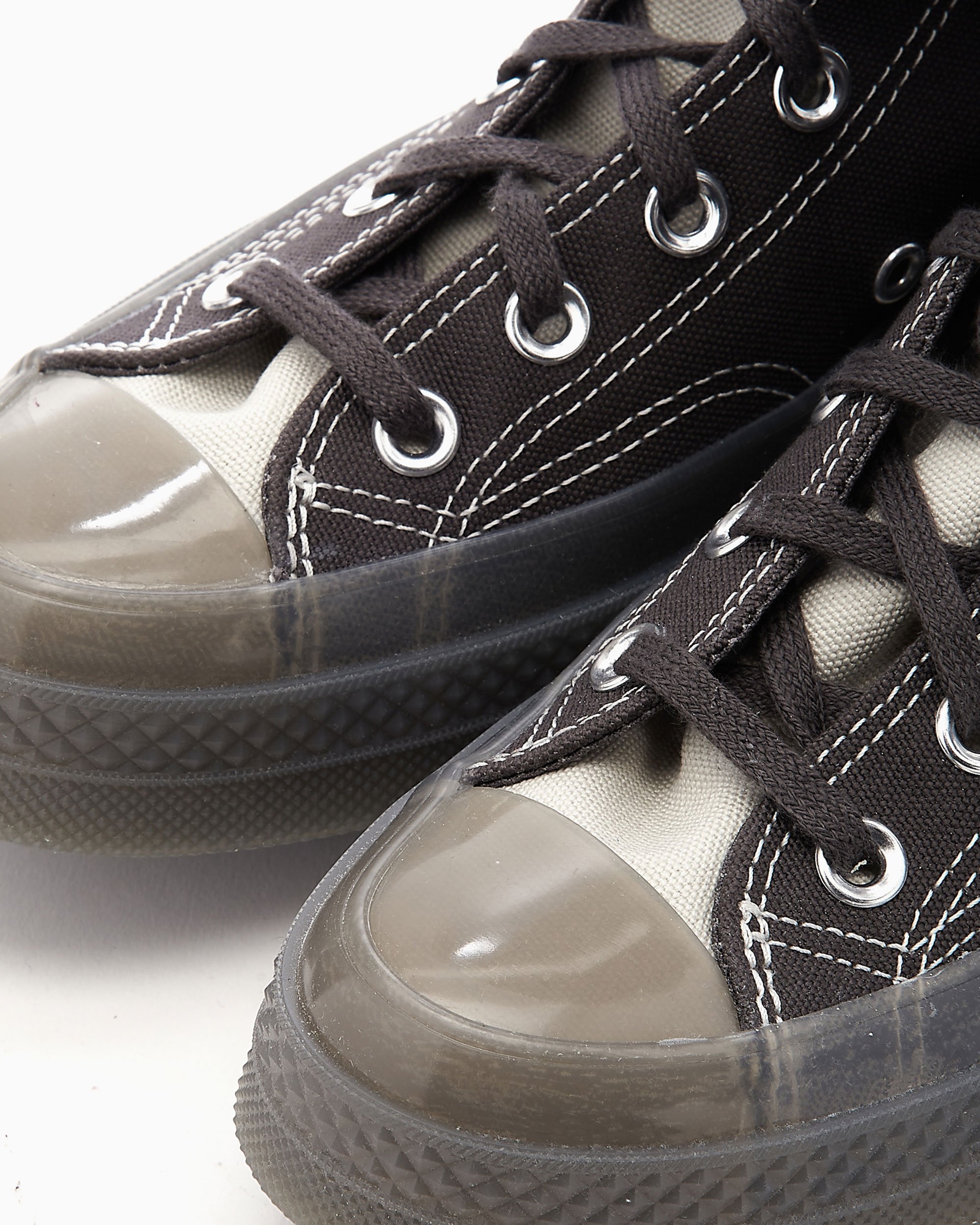 Chuck 7 store ox undercover