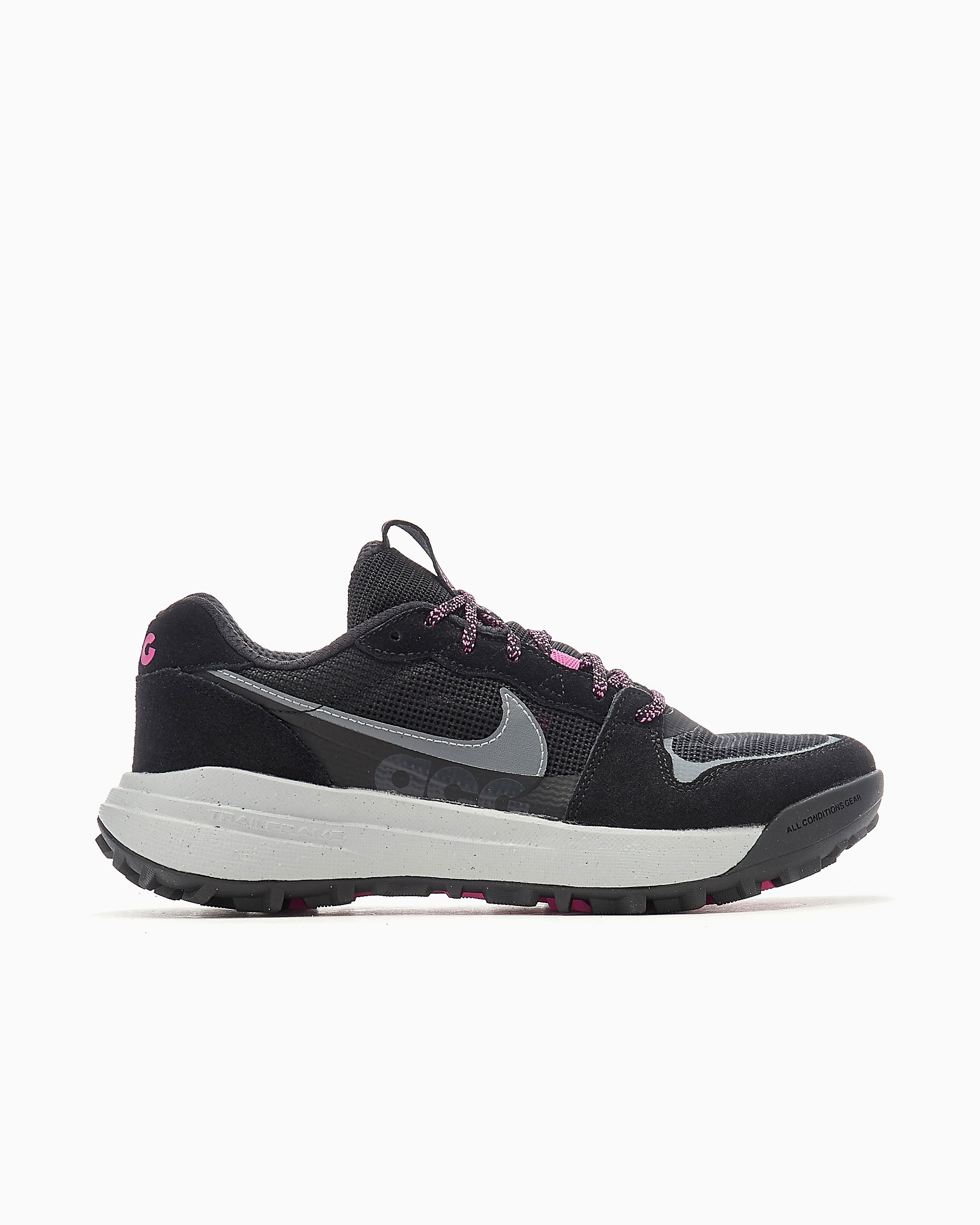 Nike acg dog store mountain triple black