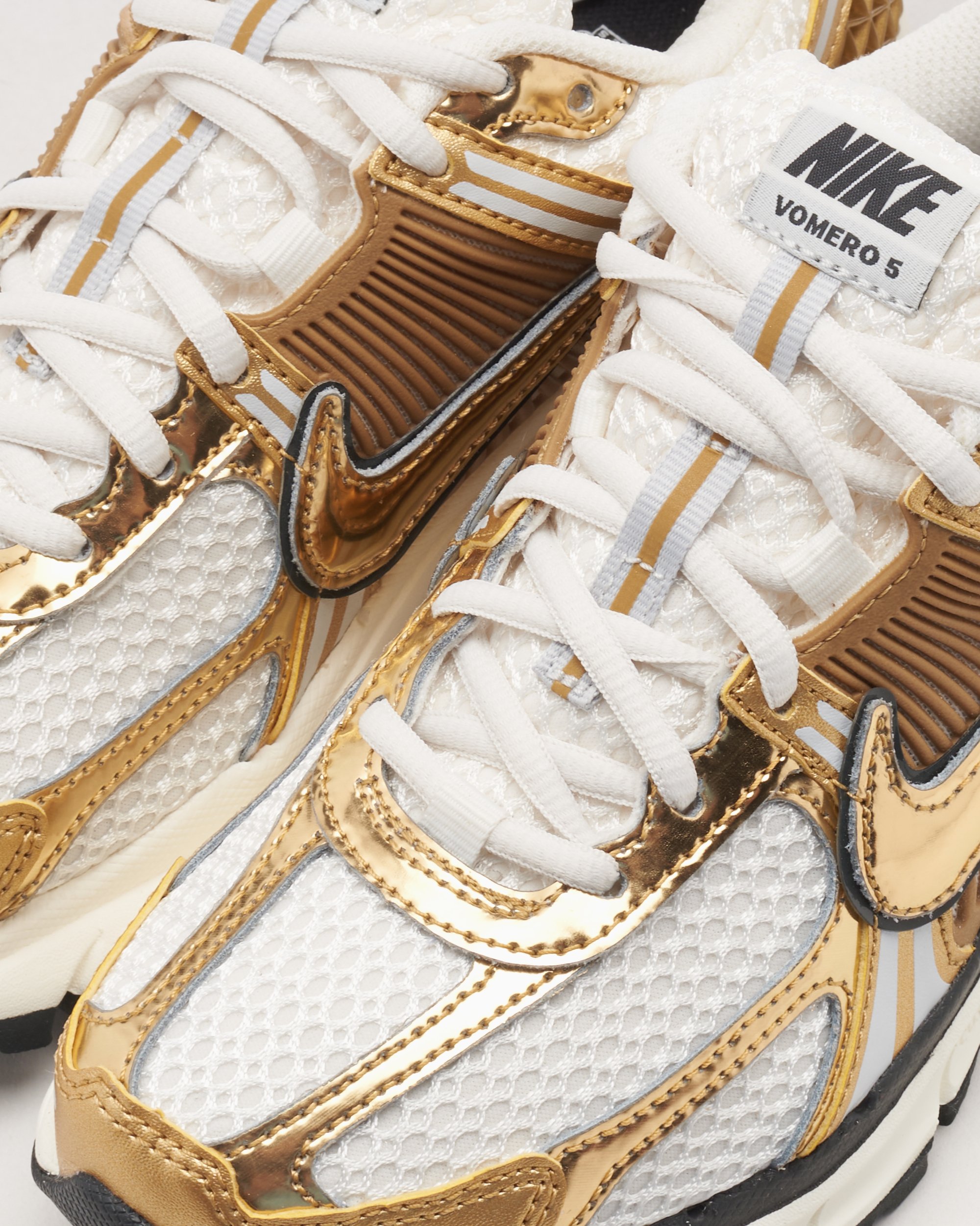Nike gold women top