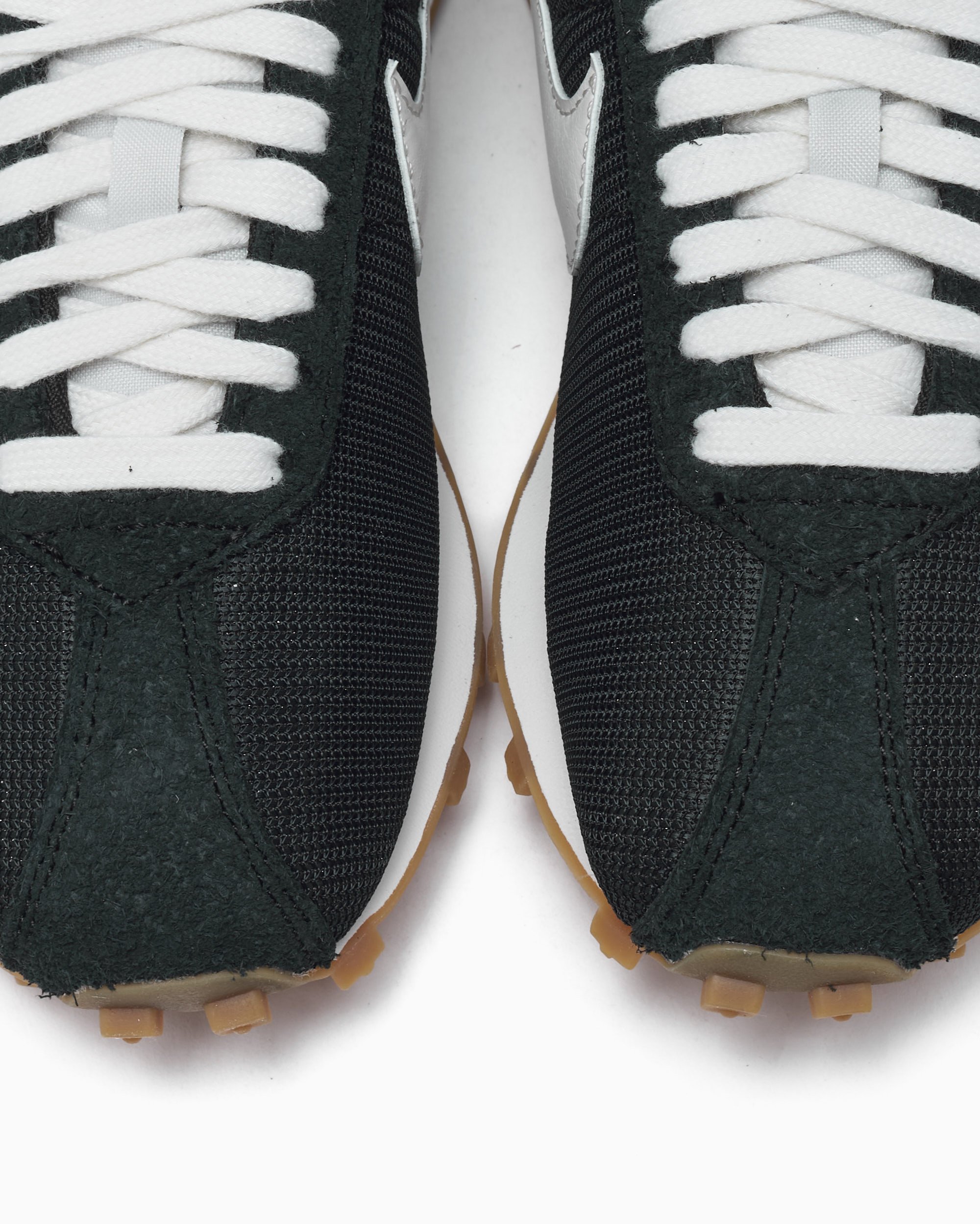 スニーカー NIKE Woman Sneakers Black HF3227 001 W LD-1000 HF3227-001（スニーカー）｜NIKE（ナイキ）の