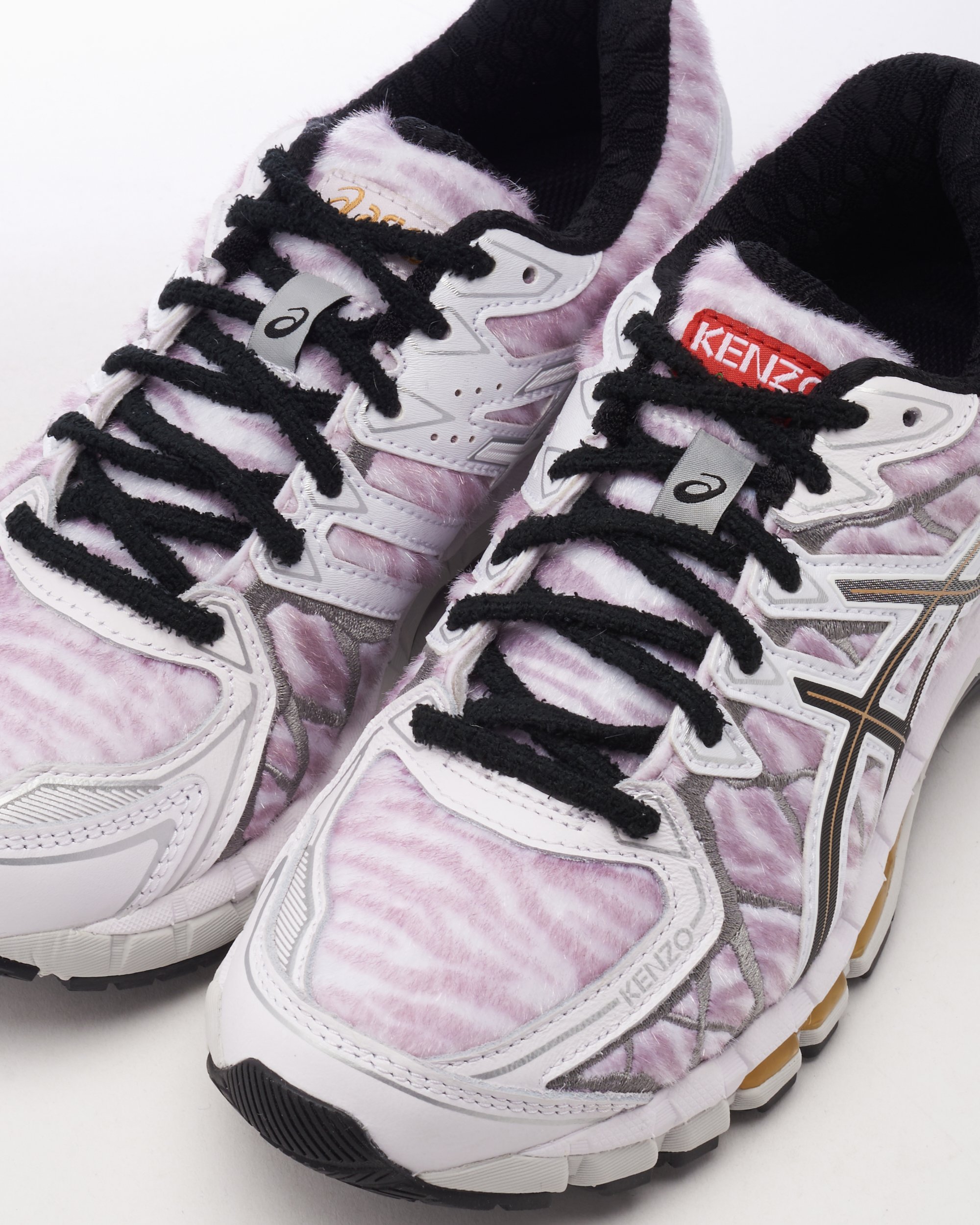 Asics gel kayano 20 hombre dorados hot sale