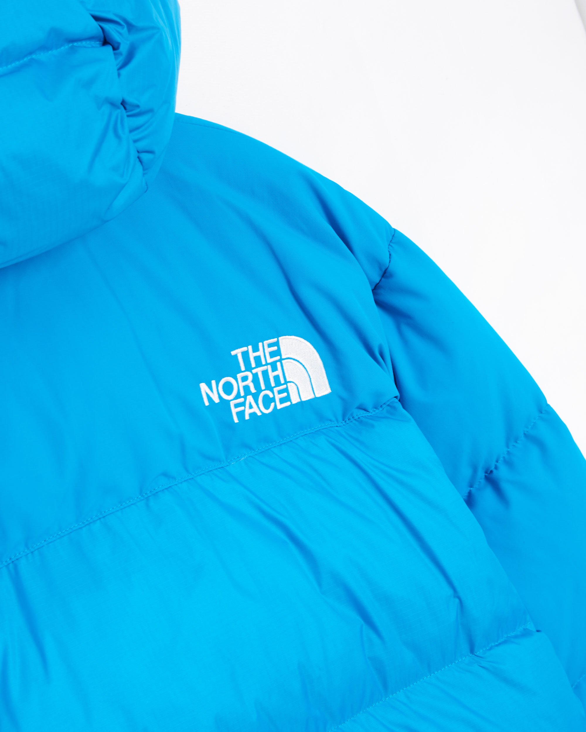 Hyper blue north face top