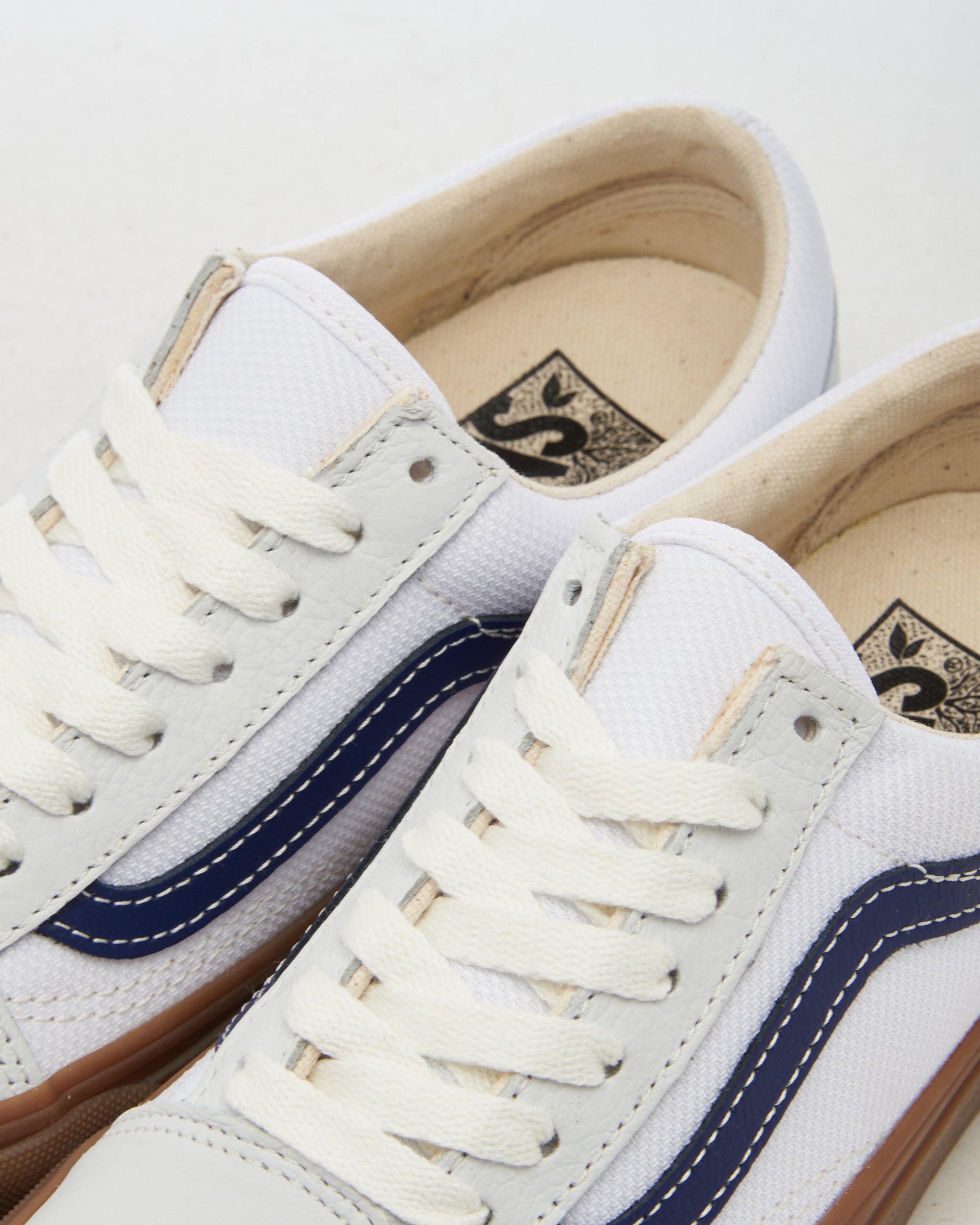 Ua old deals skool gum sneaker