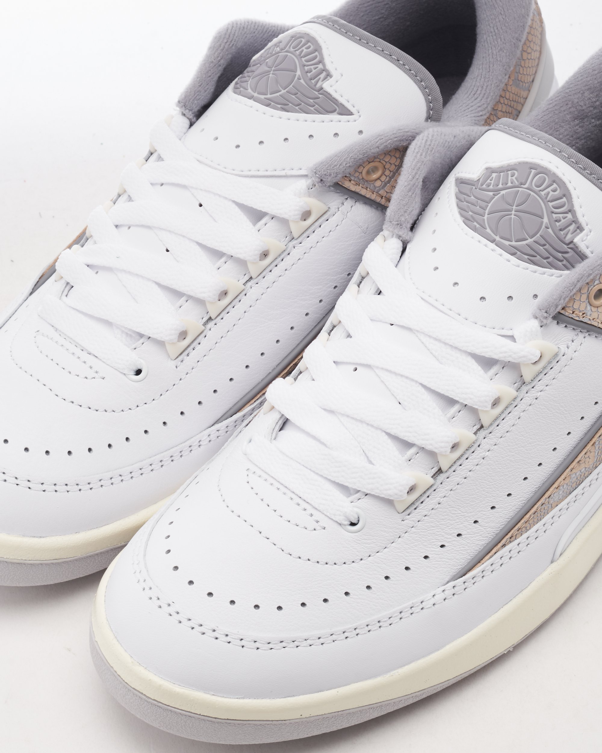 Air Jordan 2 Retro Low 