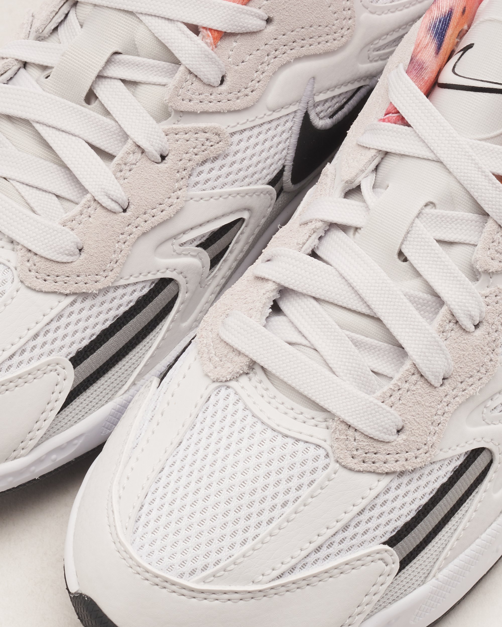 在庫処分 激安 食品 Nike  Electric Train JAM Women's Futura x 靴