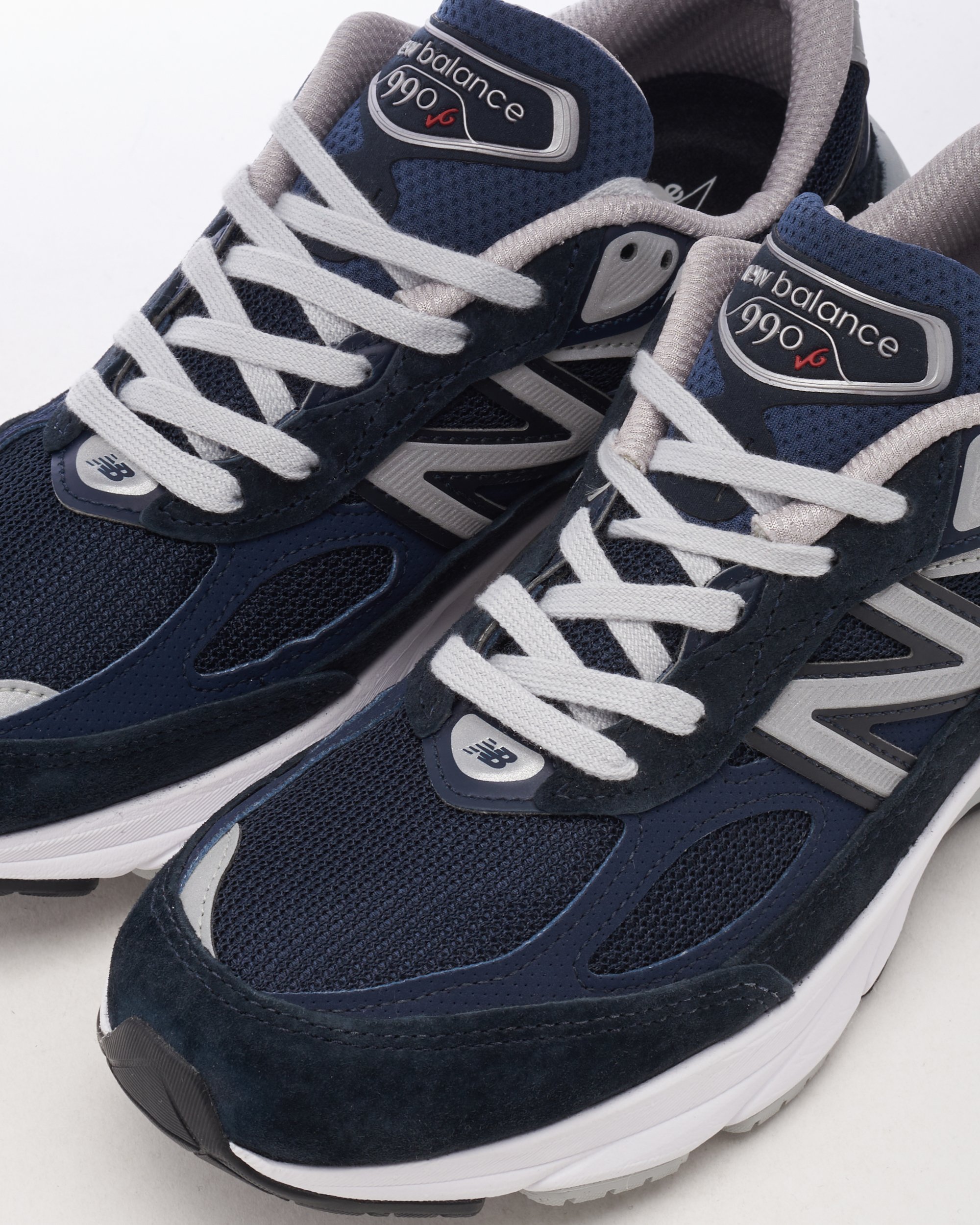 New balance 4e tennis shoes on sale