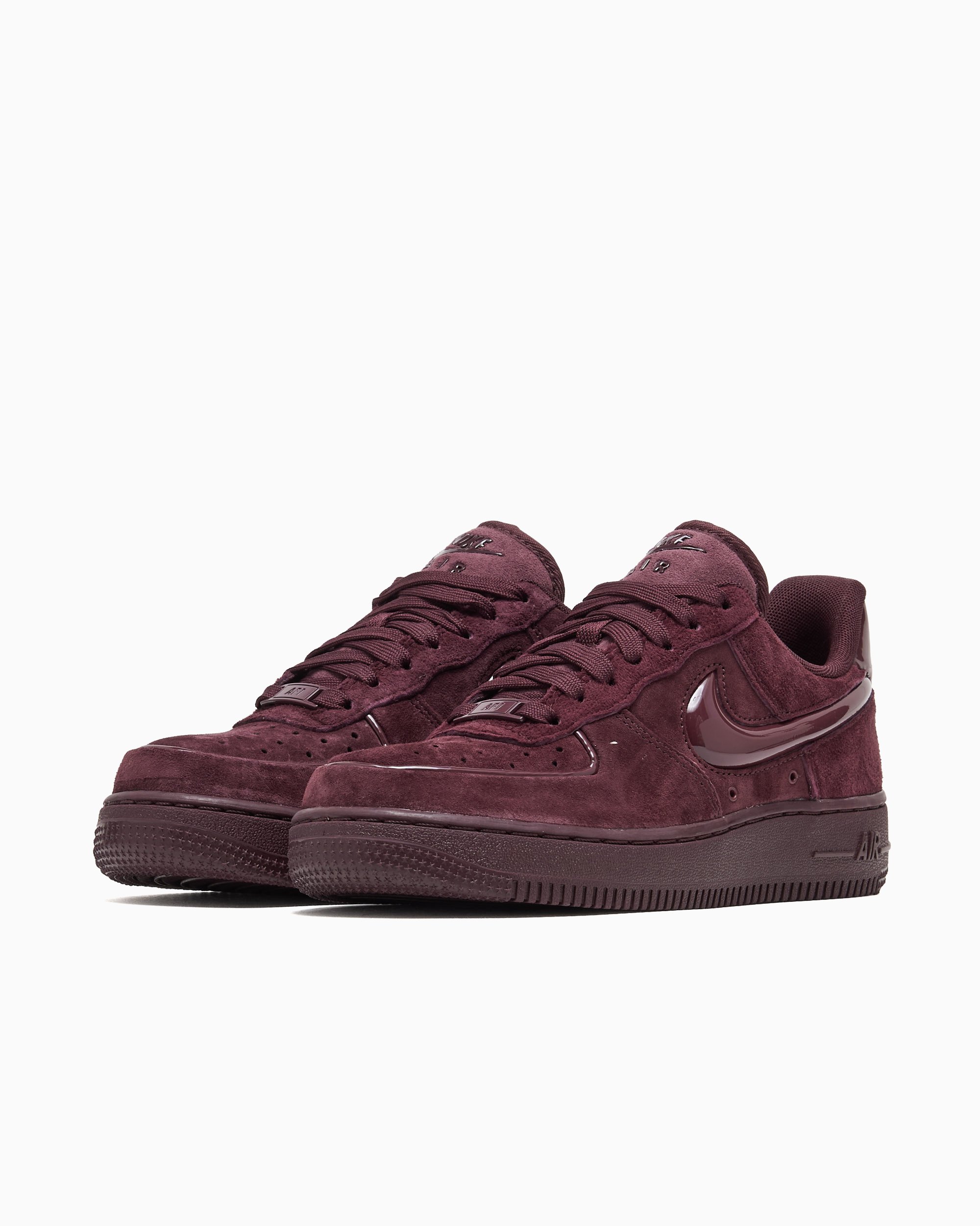nike wine colored sneakers