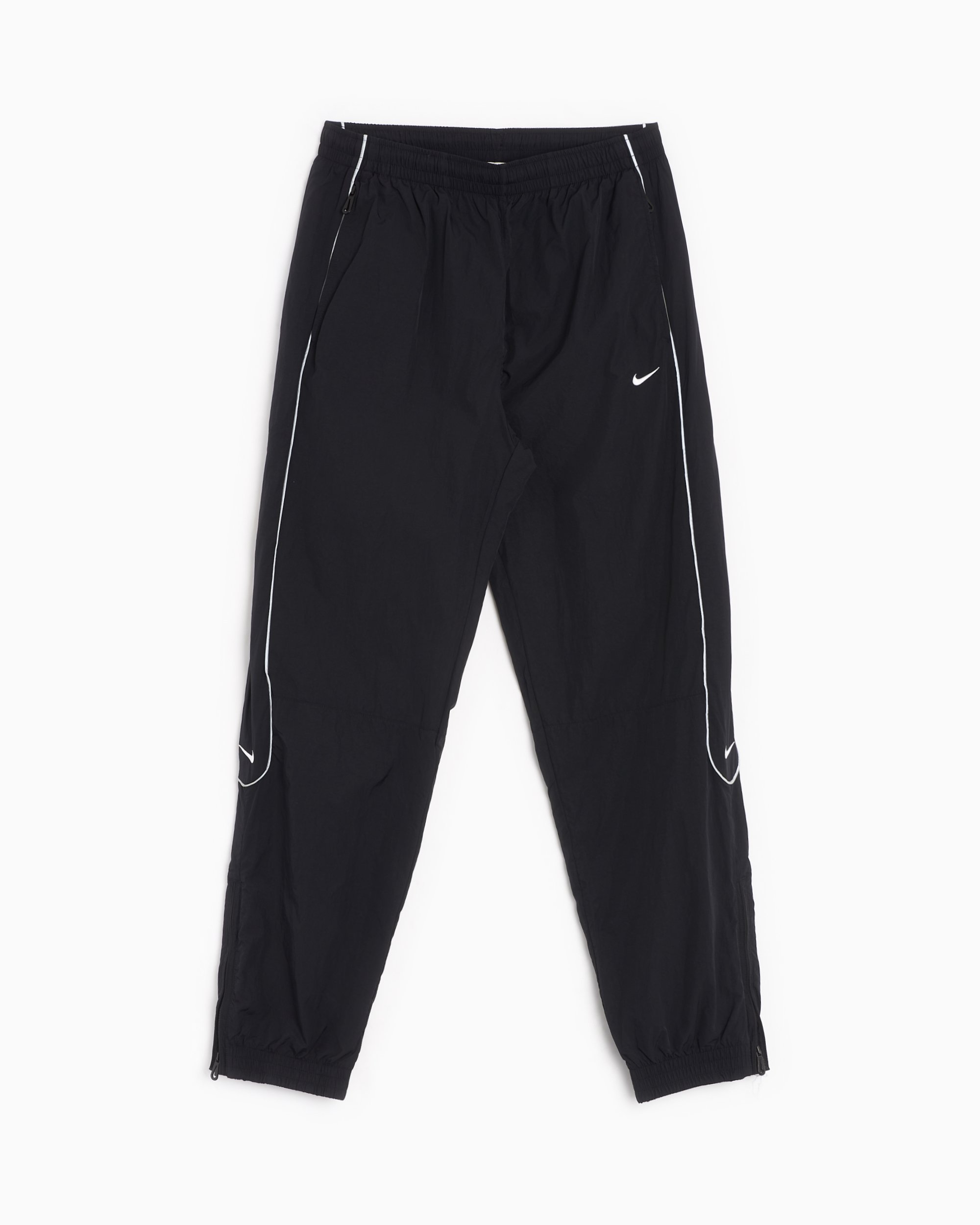 Black nike 200s cheap