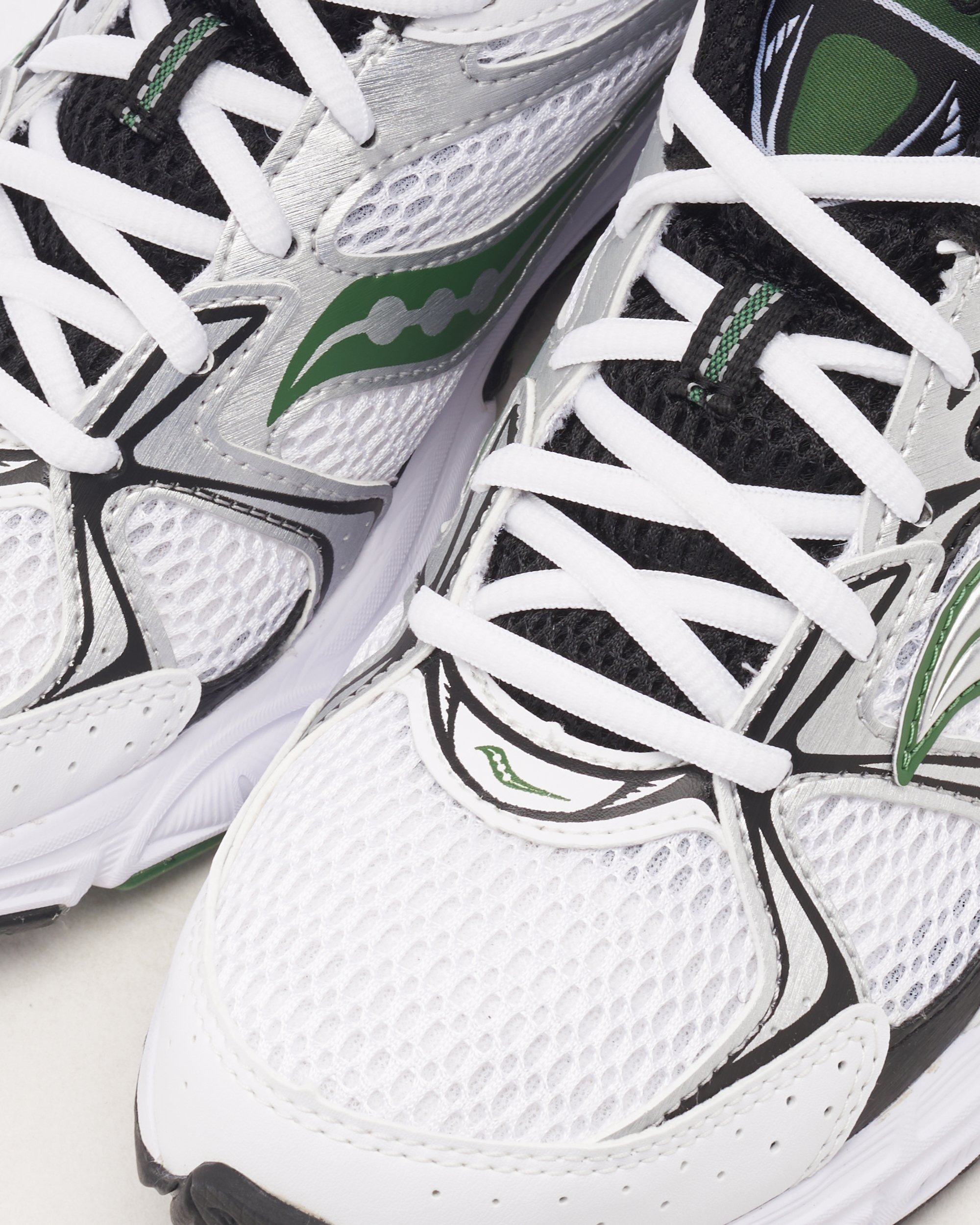 Saucony Ride Millennium Blanco S70812 11 FOOTDISTRICT