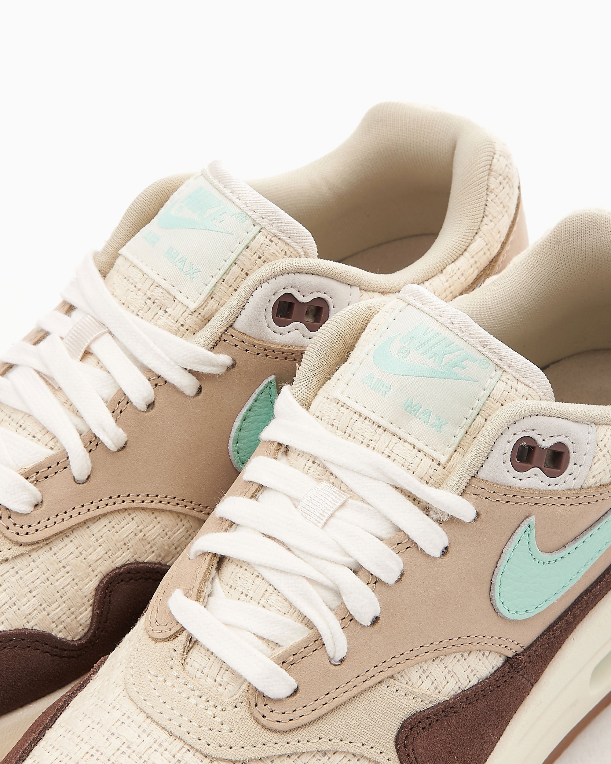 Air max 1 shop desert green glow