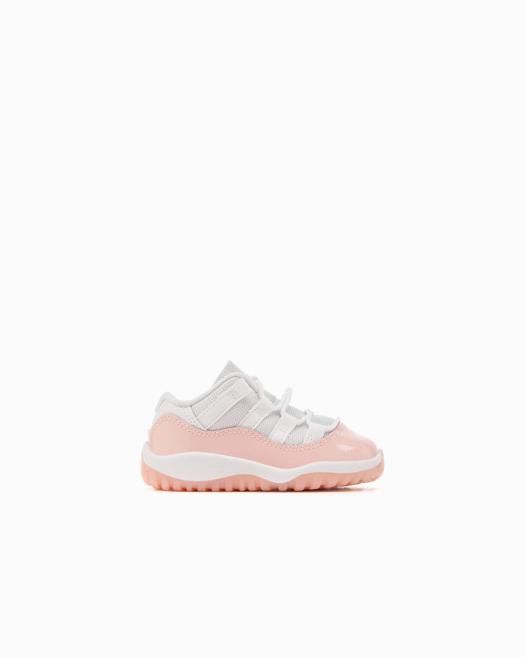 Jordan 11 low black and pink top