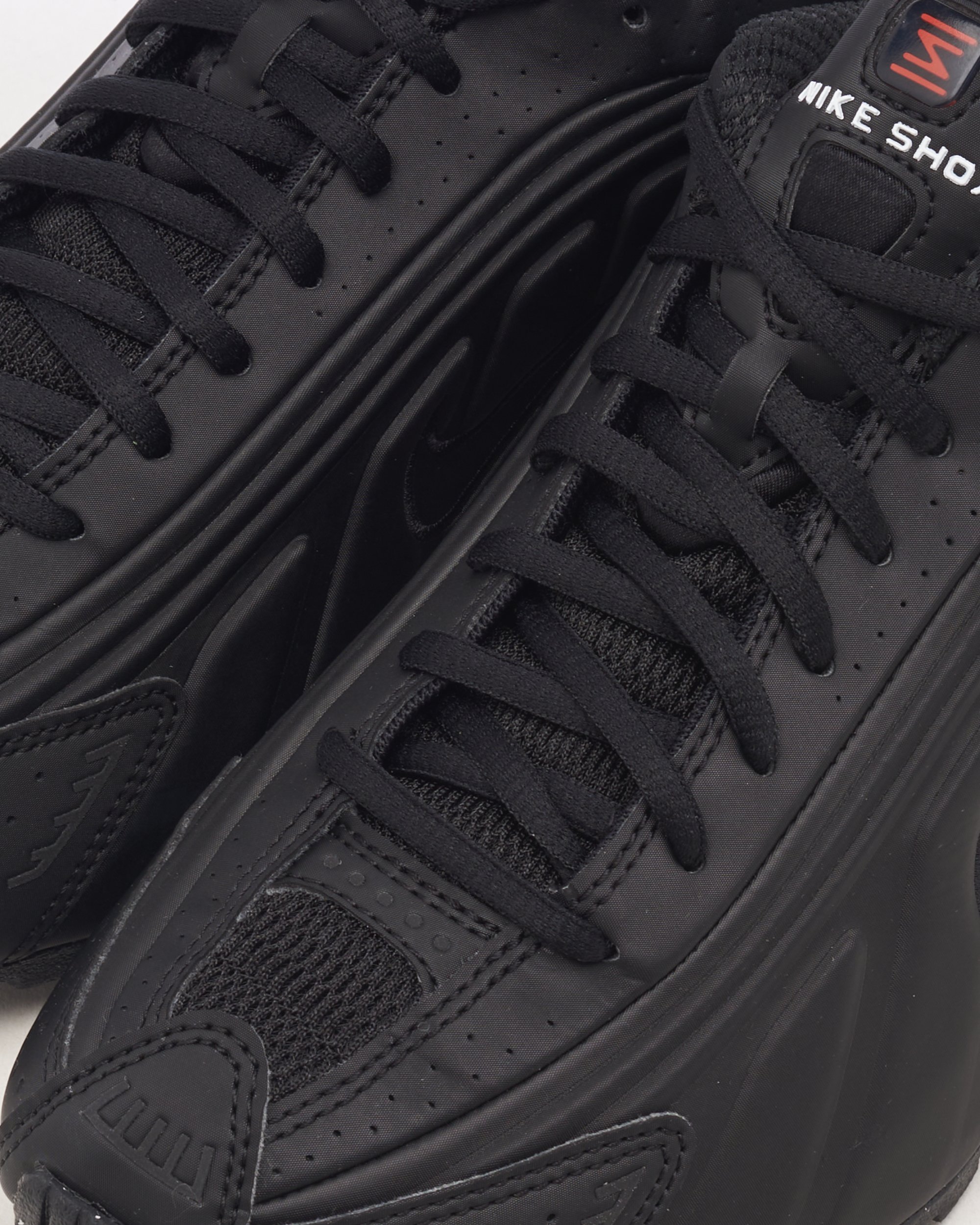 Shox r4 black new arrivals