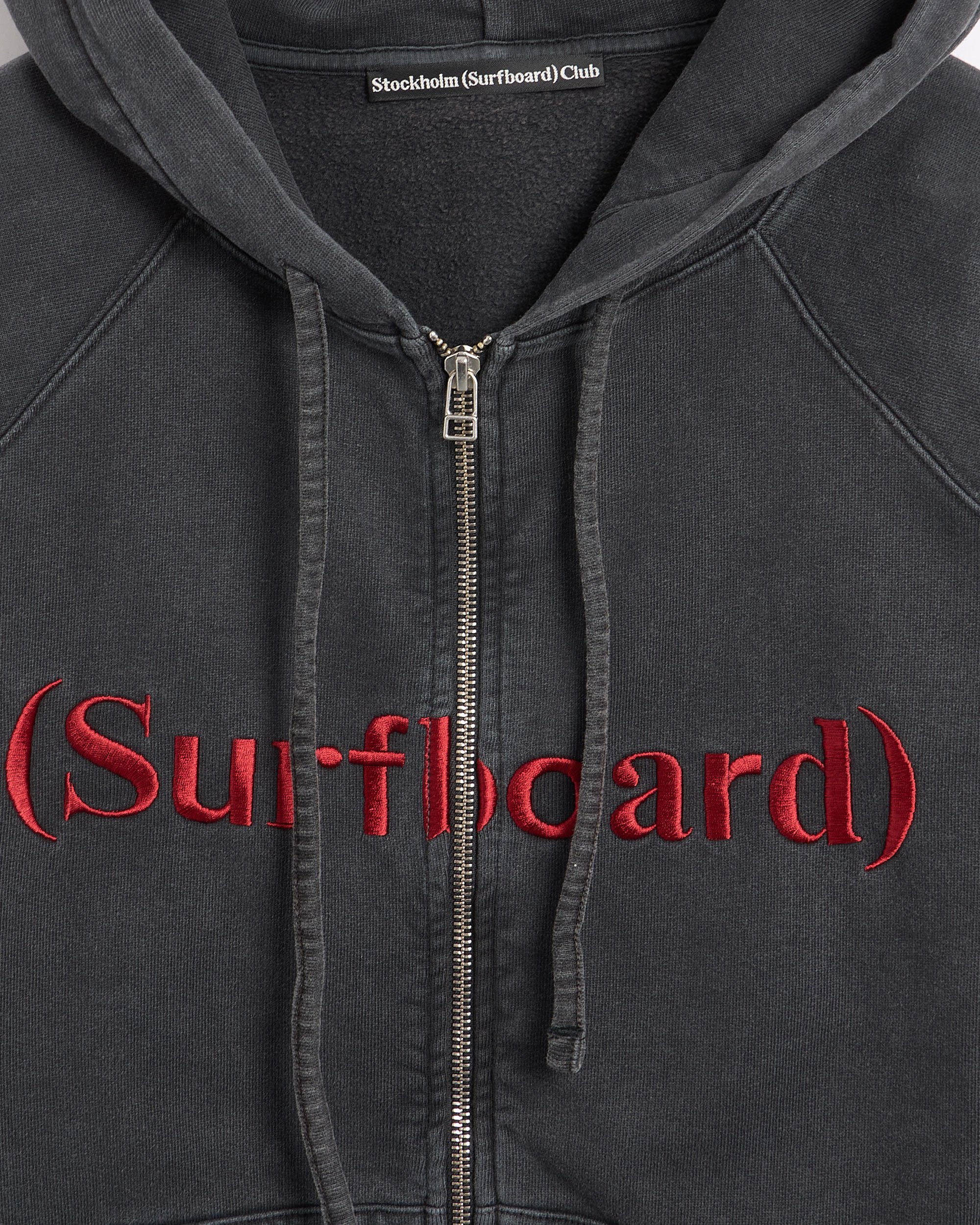 【STOCKHOLM SURFBOARD CLUB】ZIP UP HOODIE Stockholm Surfboard Club – Logo Zip Hoodie