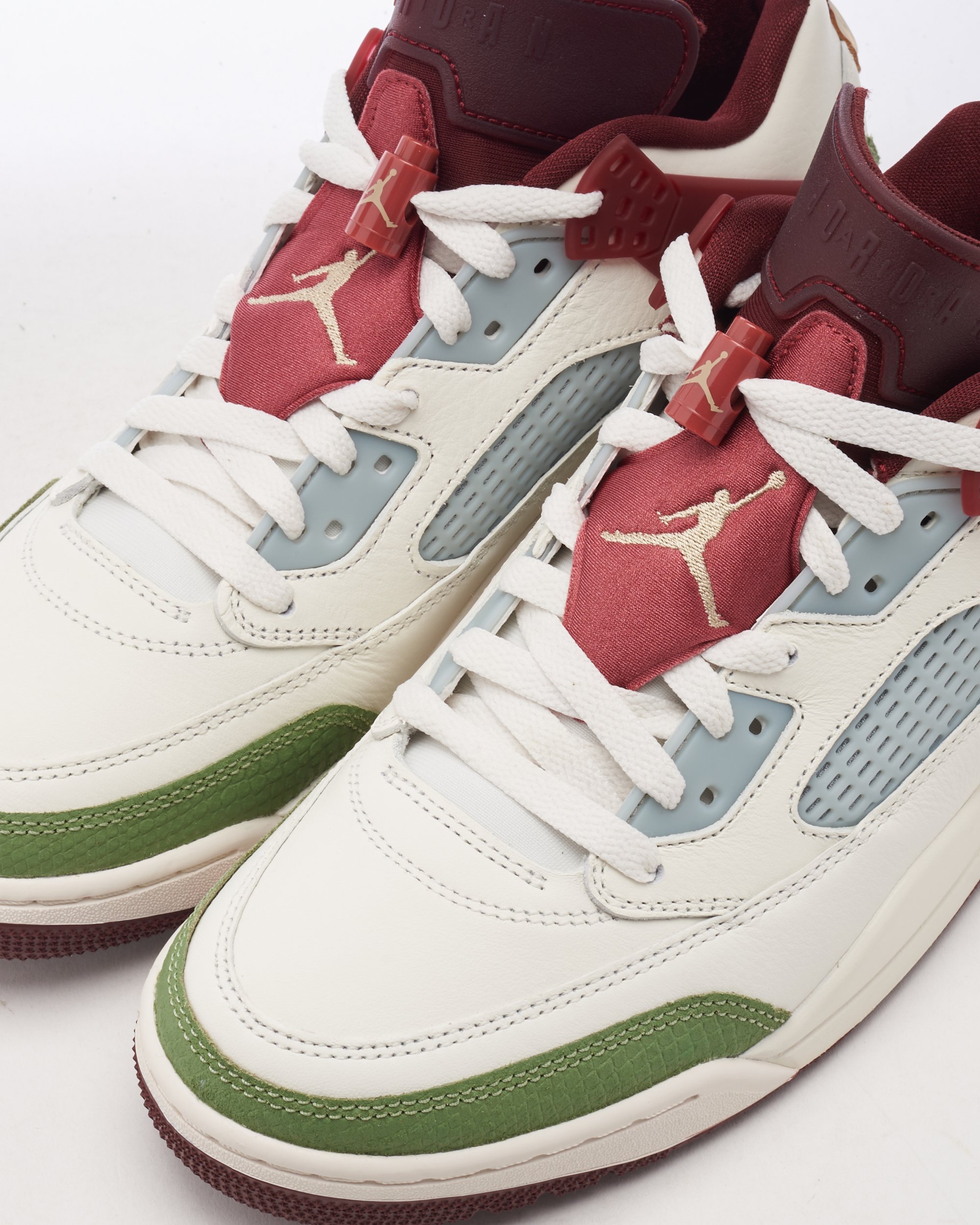 Jordan Spizike Low