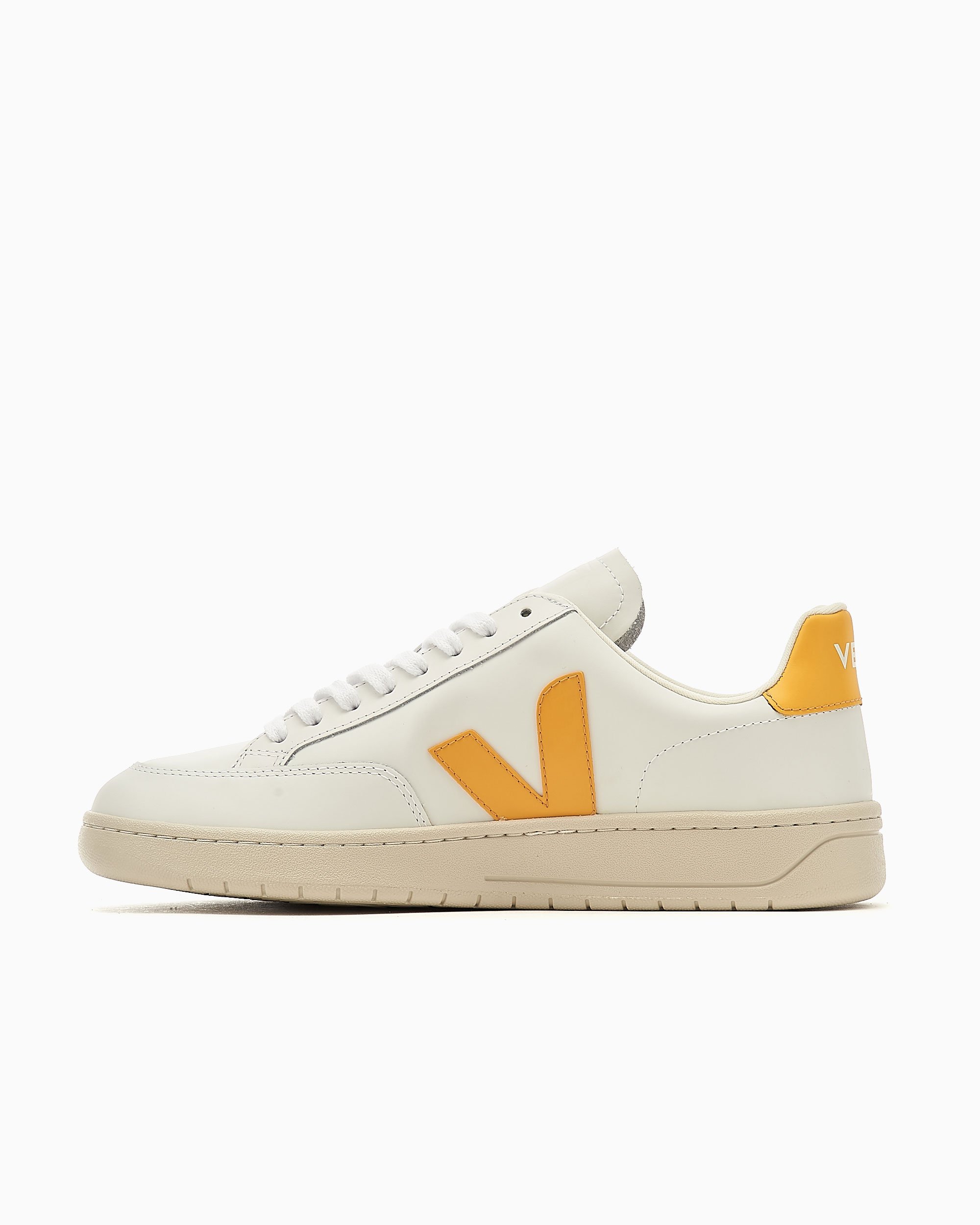 Veja sales maat 31
