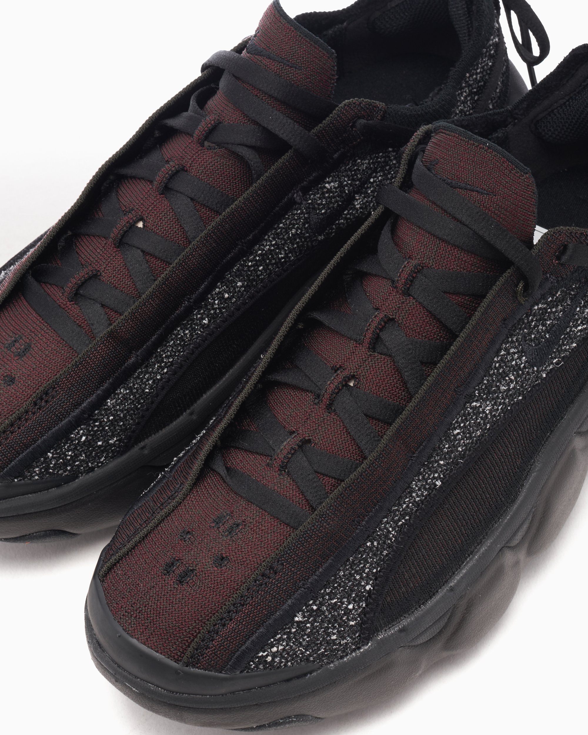 Nike flyknit shoes womens black hot sale
