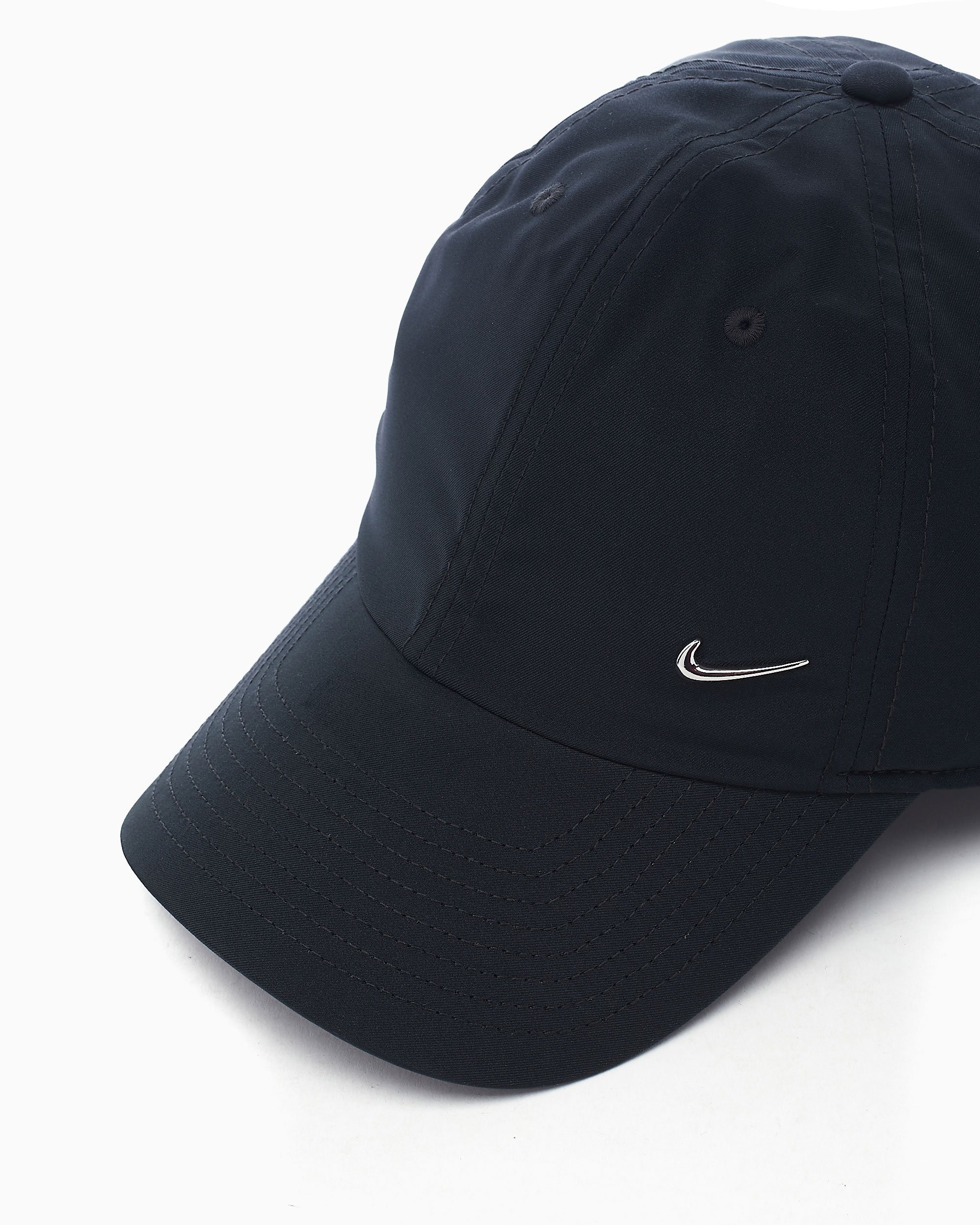Nike Dri FIT Club Unstructured Metal Swoosh Unisex Cap Nero FB5372 010 FOOTDISTRICT
