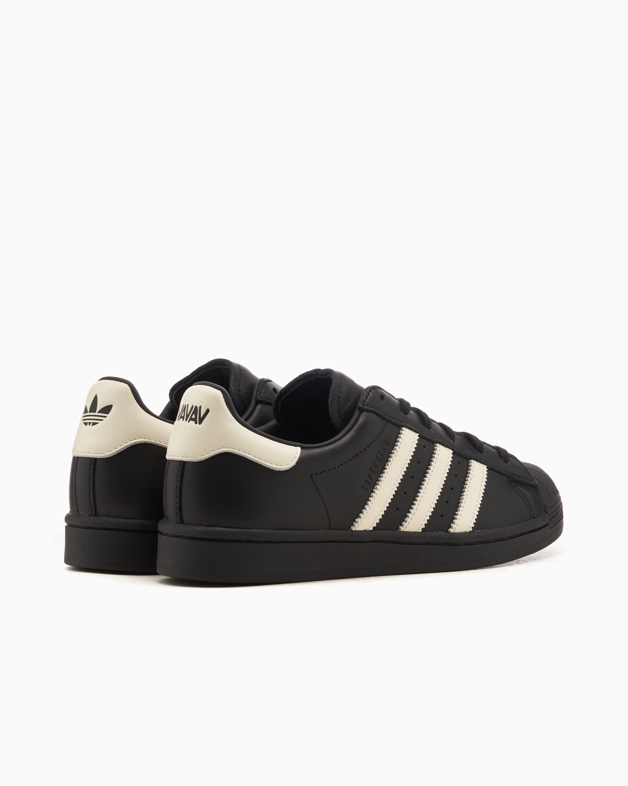 adidas Originals x AVAVAV Women s Superfinger Superstar Schwarz JP7141 FOOTDISTRICT