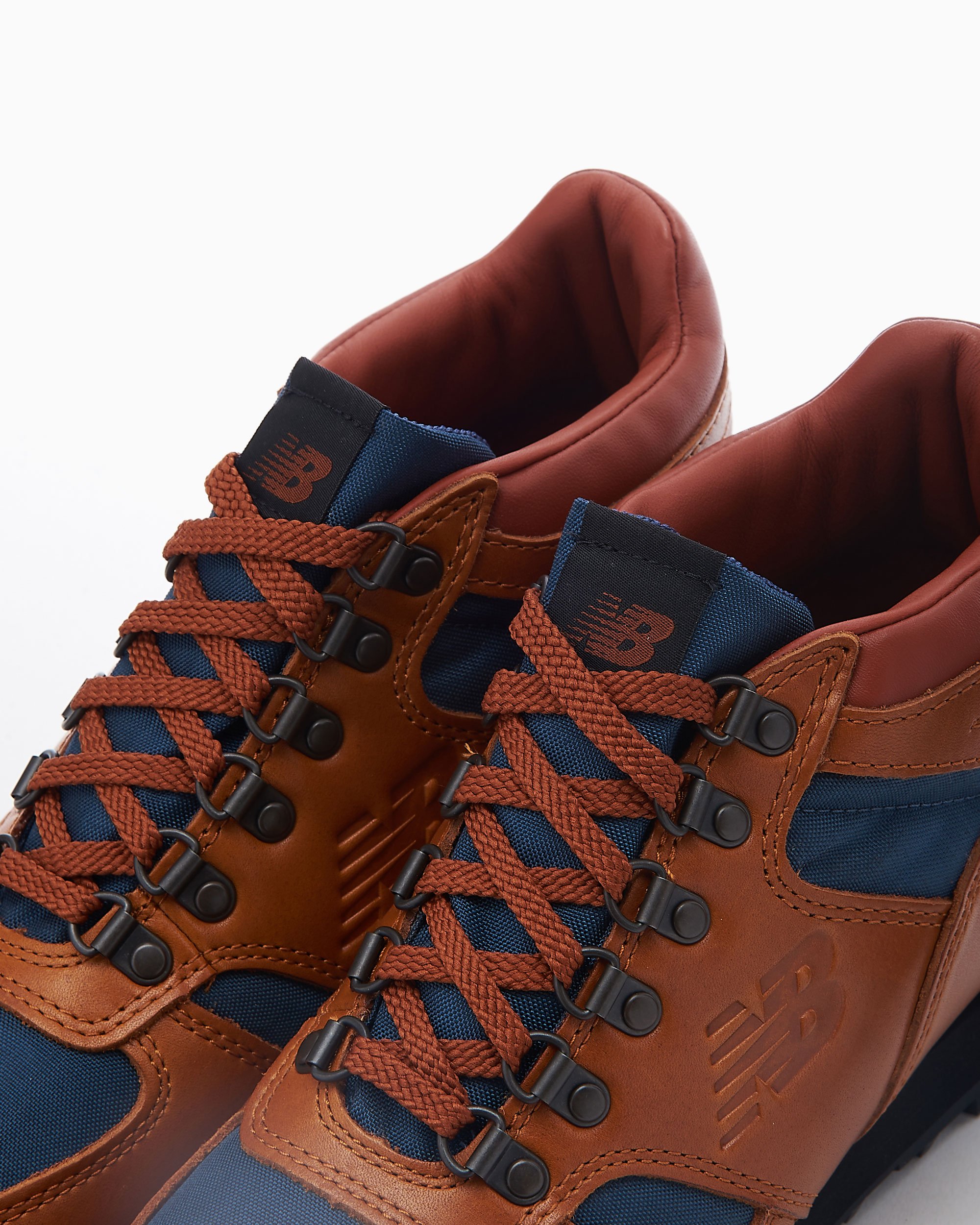 New balance 710 hot sale braun