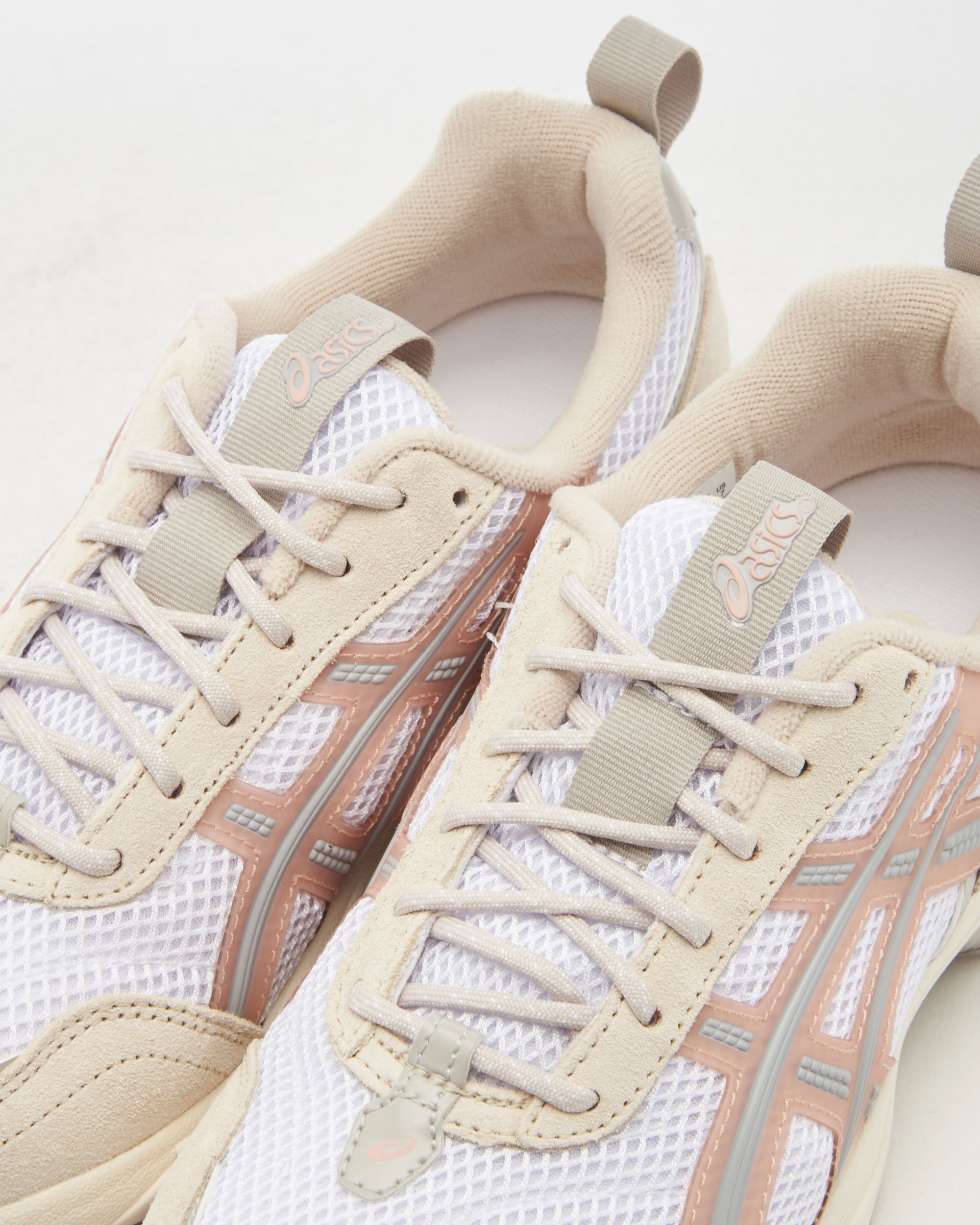 Asics Women s Gel 1090 V2 Bianco 1202A383 103 Acquista su