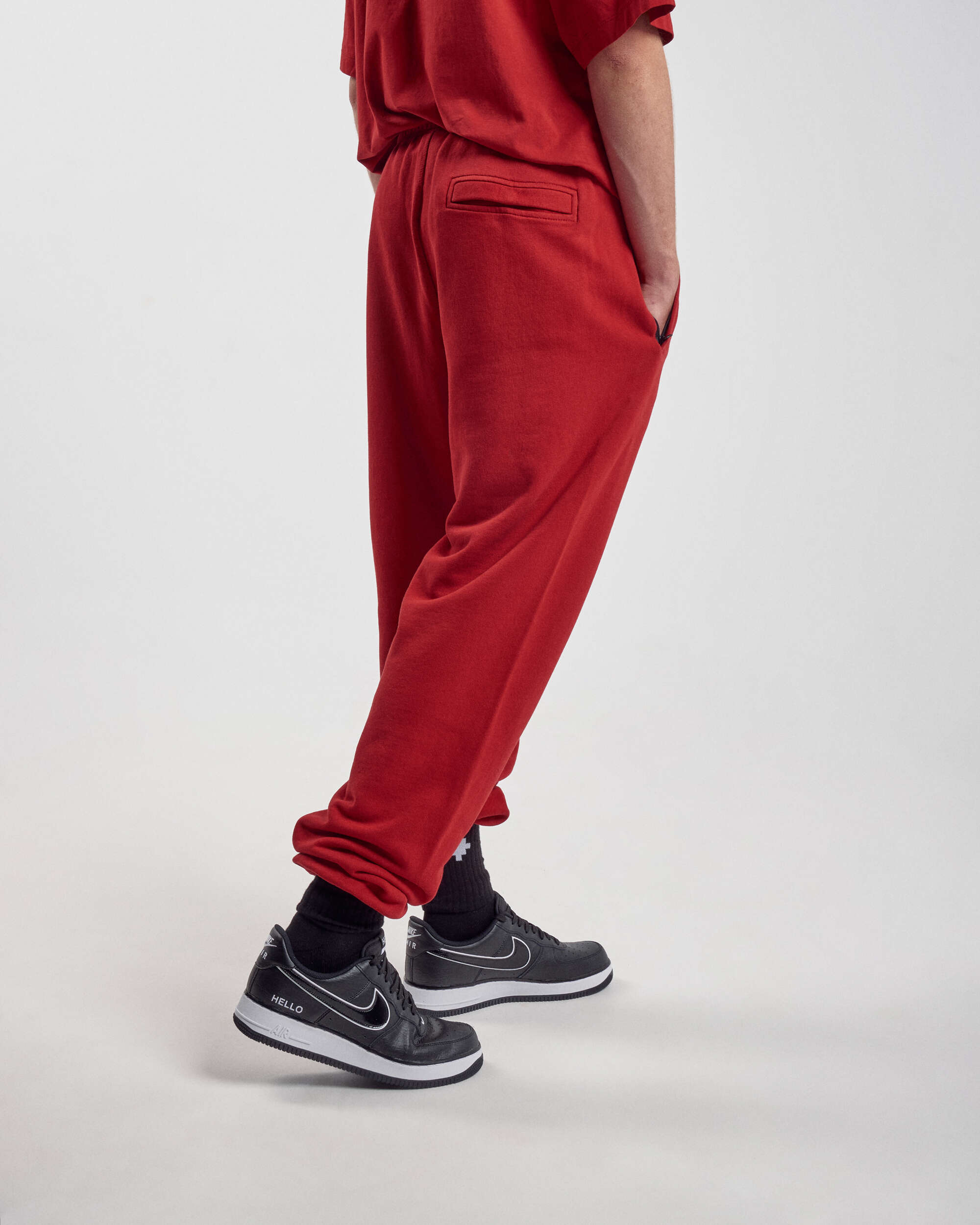 Marcelo Burlon Cross Relax Men s Sweatpants Rouge CMCH024F21FLE0012710 FOOTDISTRICT