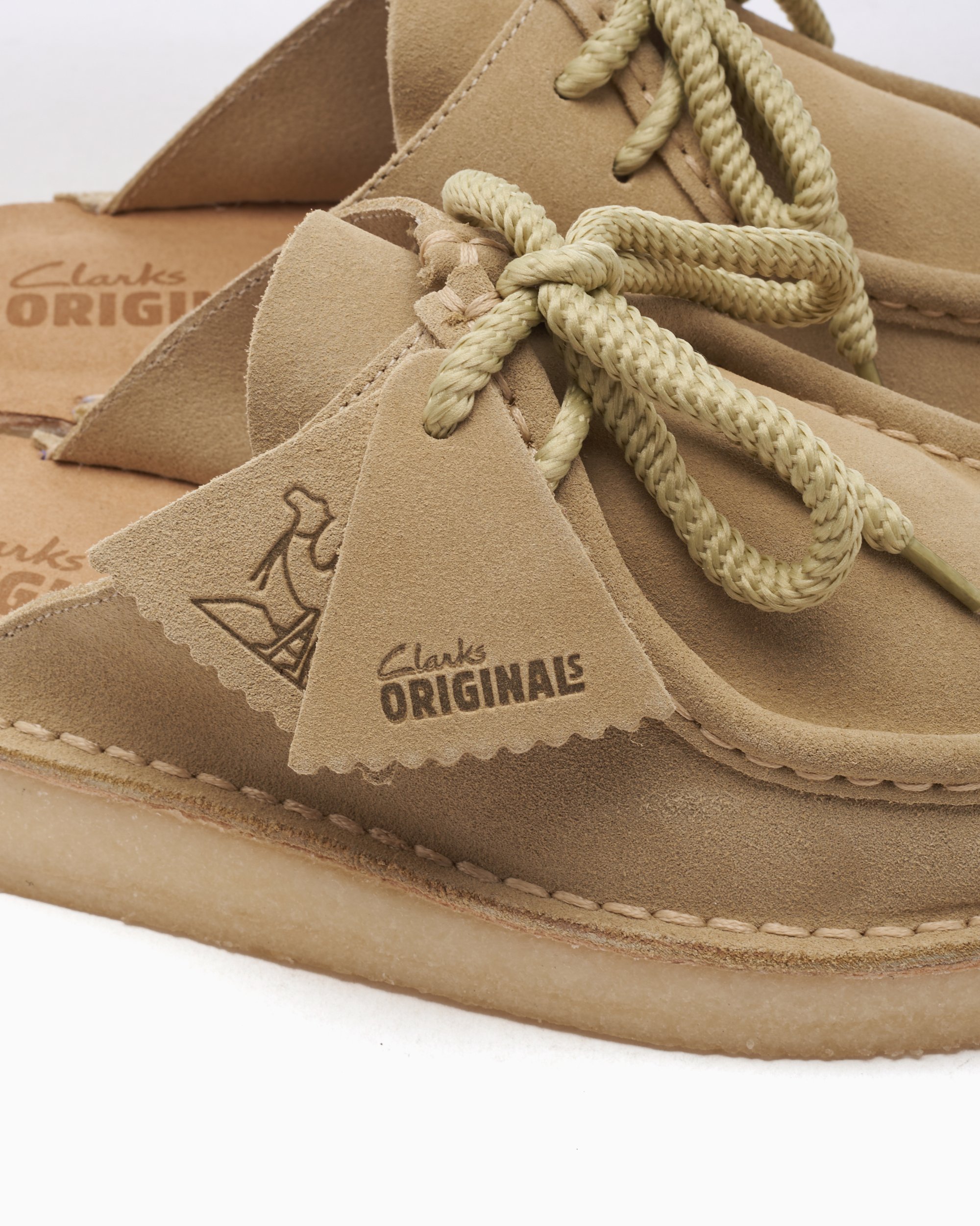 Clarks Women's DSRTNomad Mule Beige 261765554 | FOOTDISTRICT