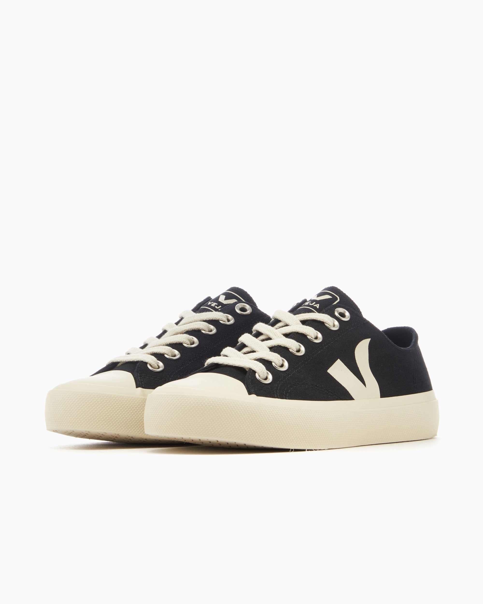 Veja Women s Wata II Low Canvas Black PL0101397A Buy Online at