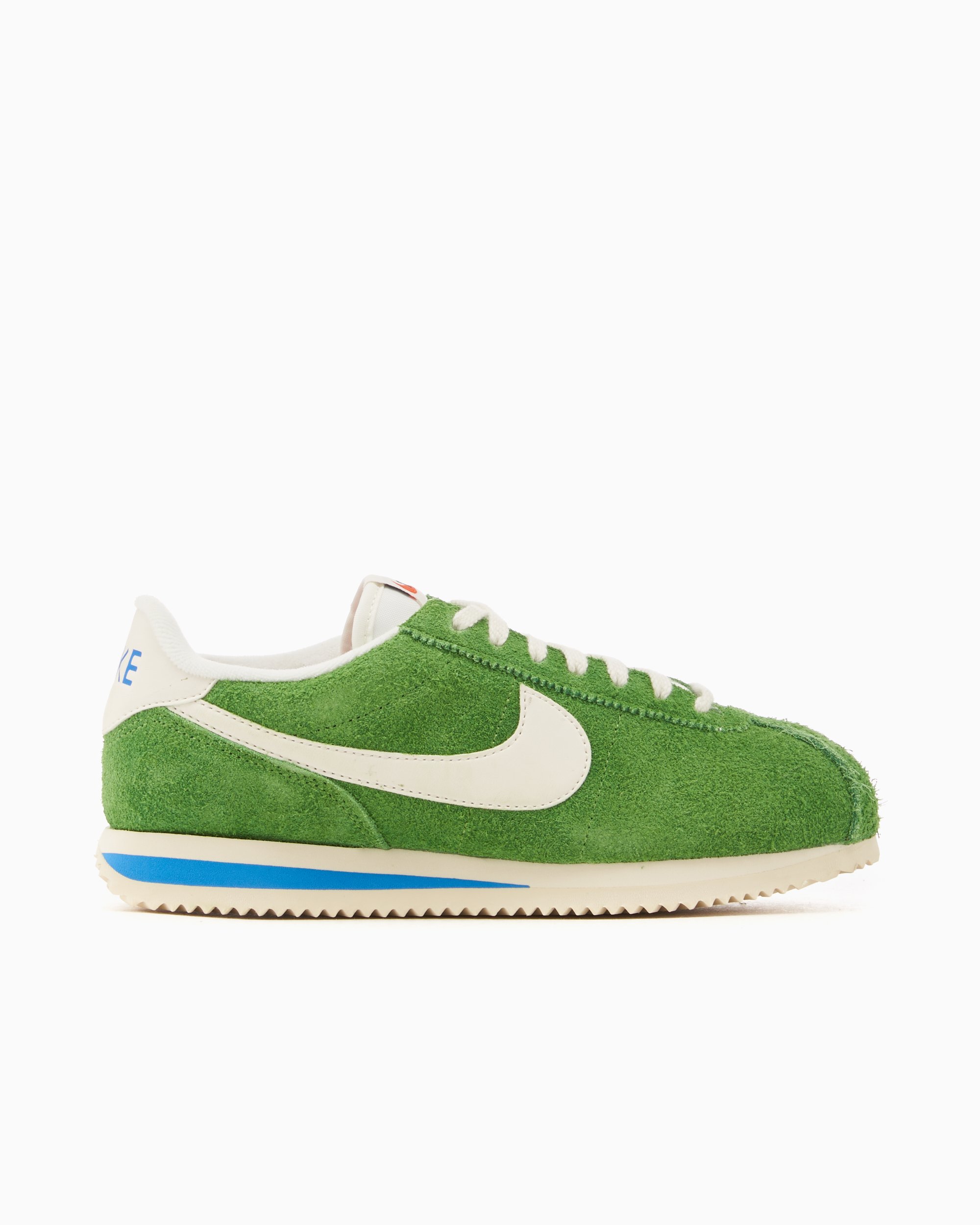 Nike Women s Cortez Vintage Suede Grun WeiB FJ2530 300 FOOTDISTRICT