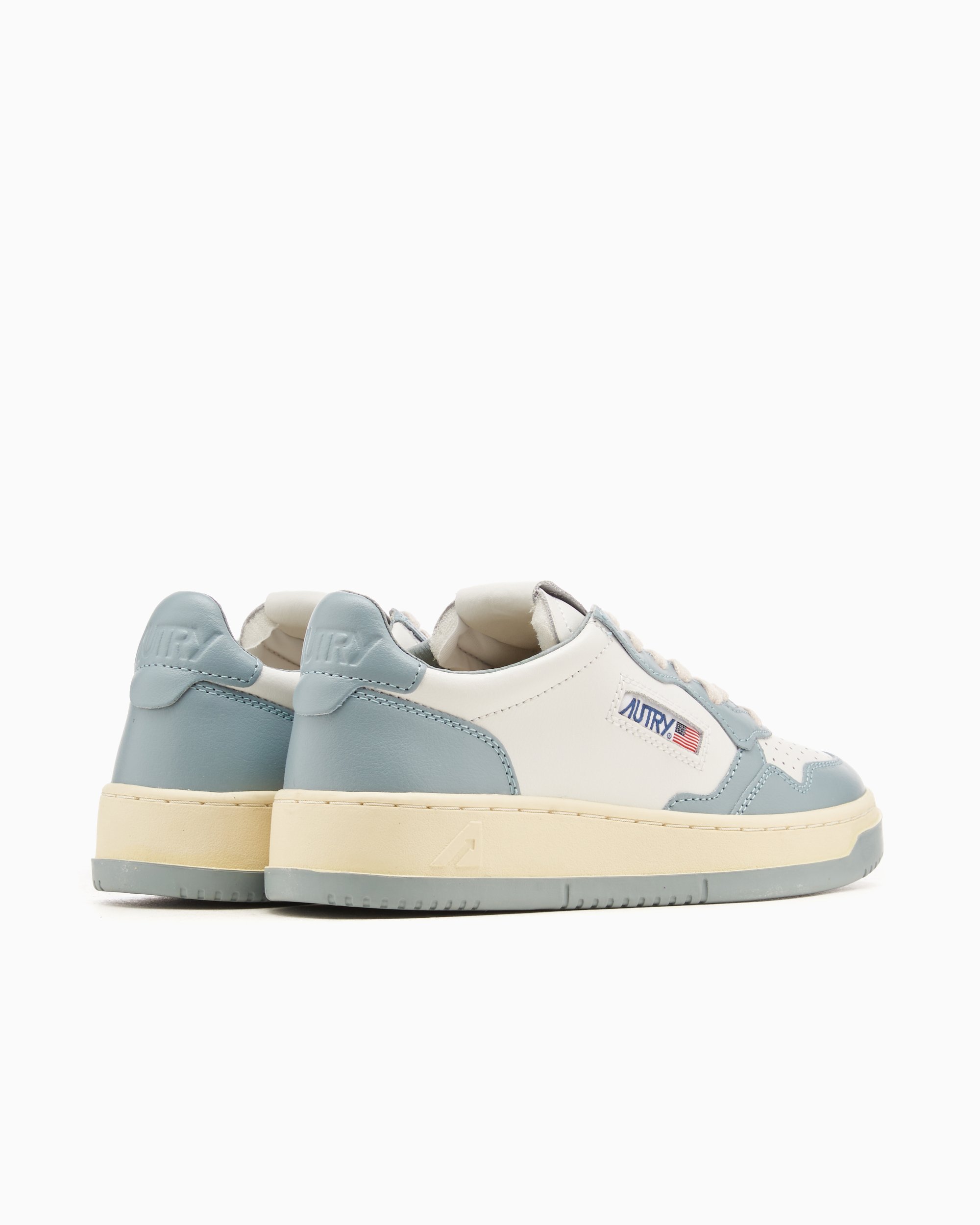 Autry Women's Medalist Low Leather Blue AULWWB56 | FOOTDISTRICT