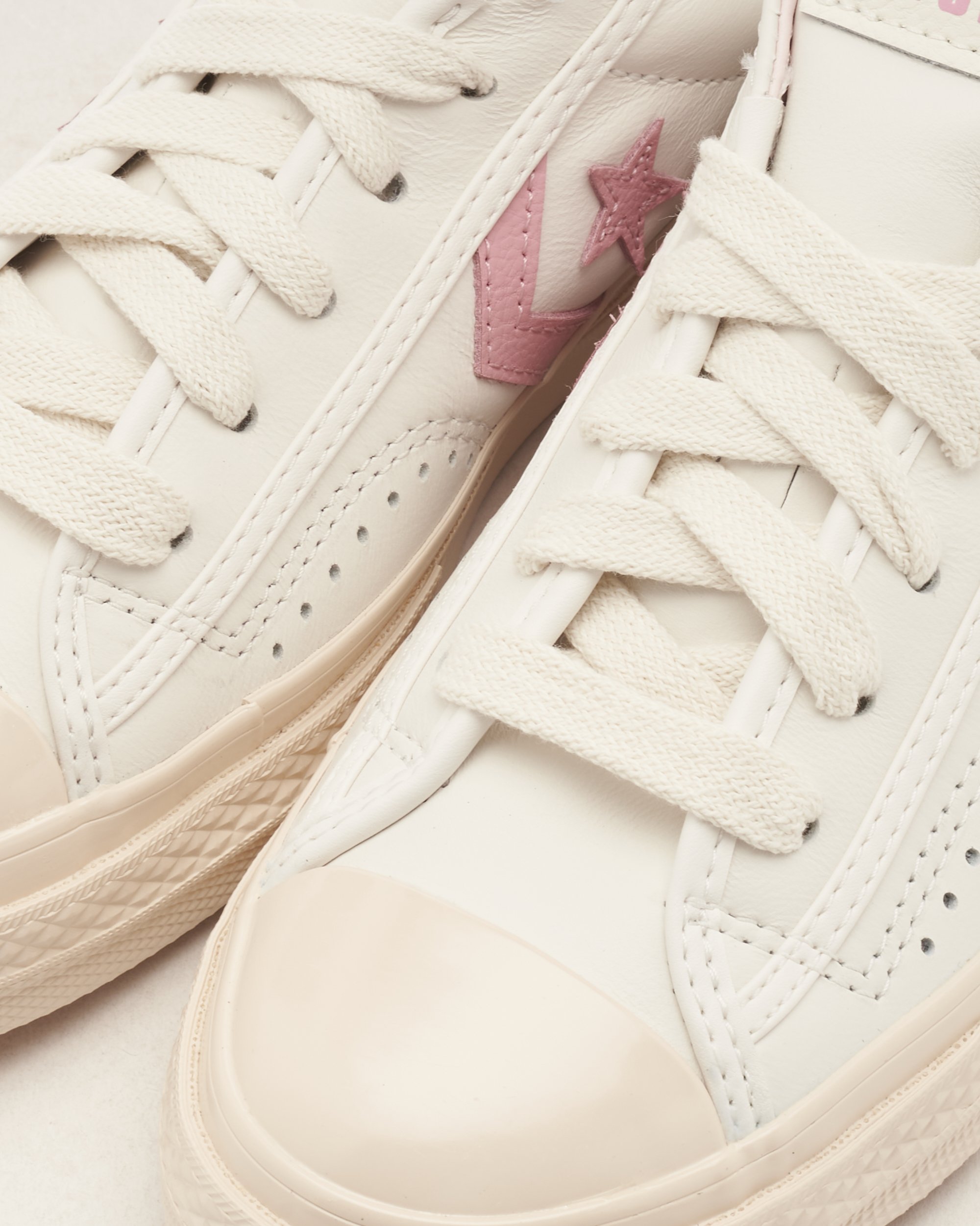 Converse star player pink top
