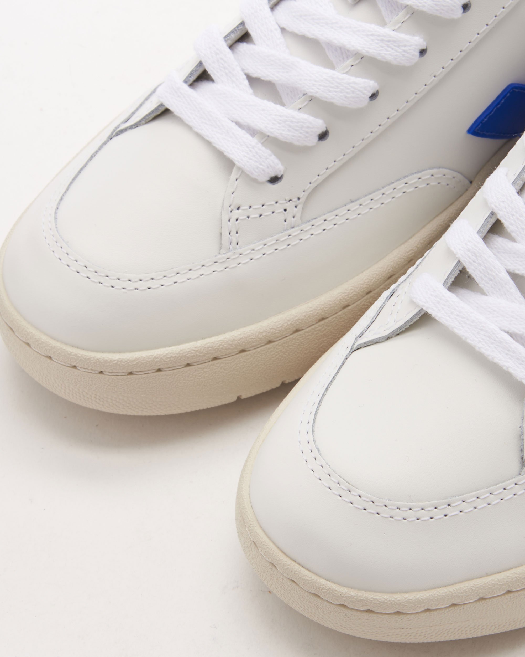 Veja v12 indigo orange top