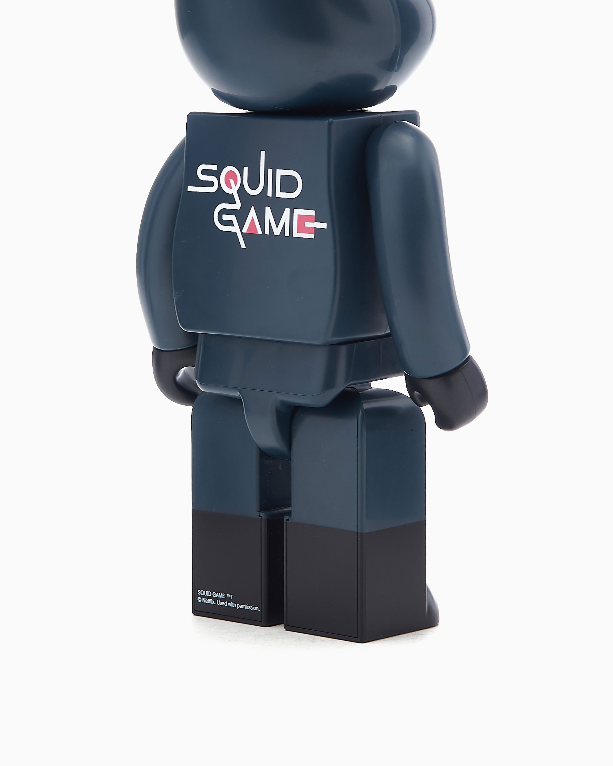Medicom Toy Be@rbrick x Squid Game Frontman 100% + 400% Black ...