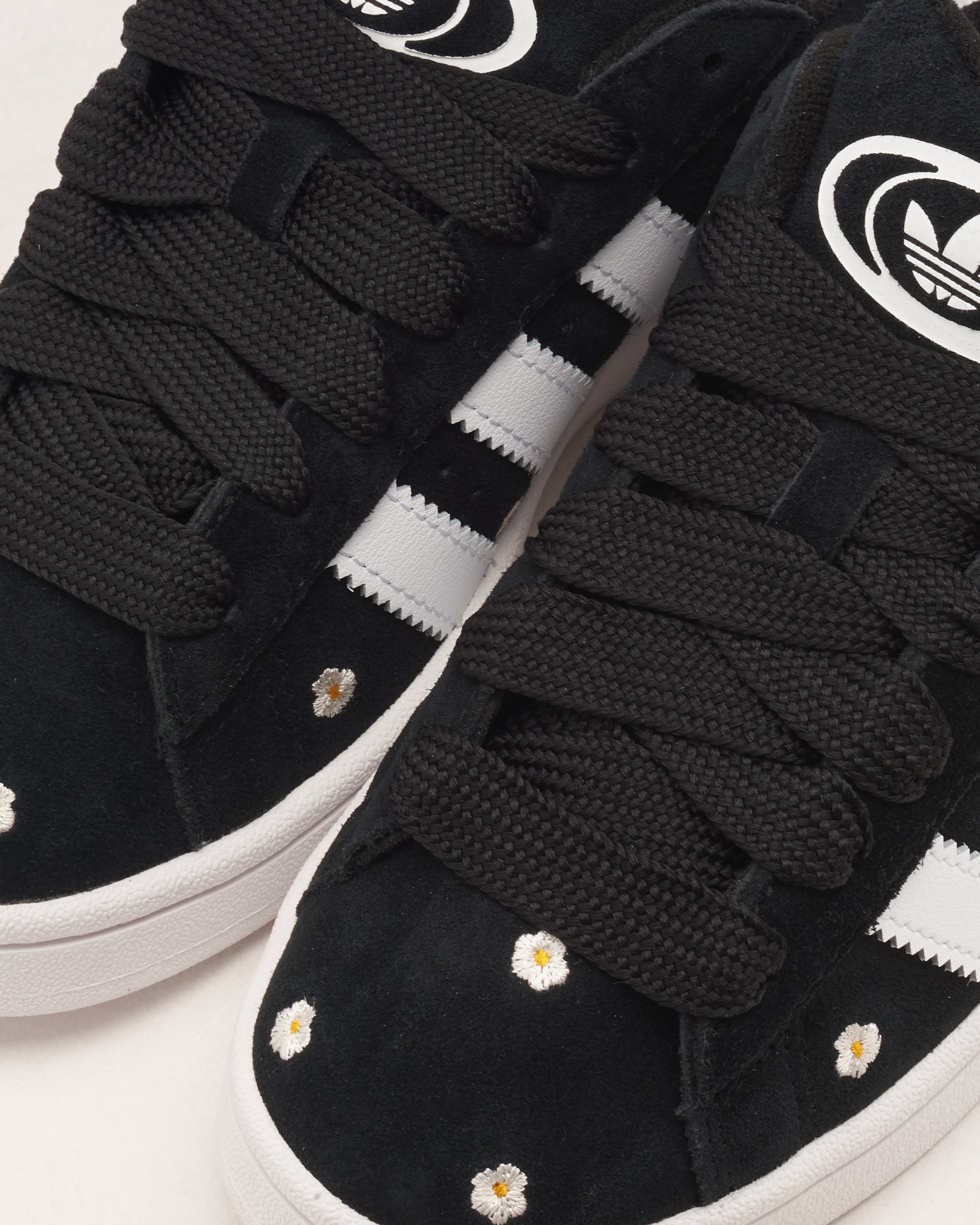 adidas Originals Women s Campus 00s Floral Pack Schwarz IF9640 FOOTDISTRICT