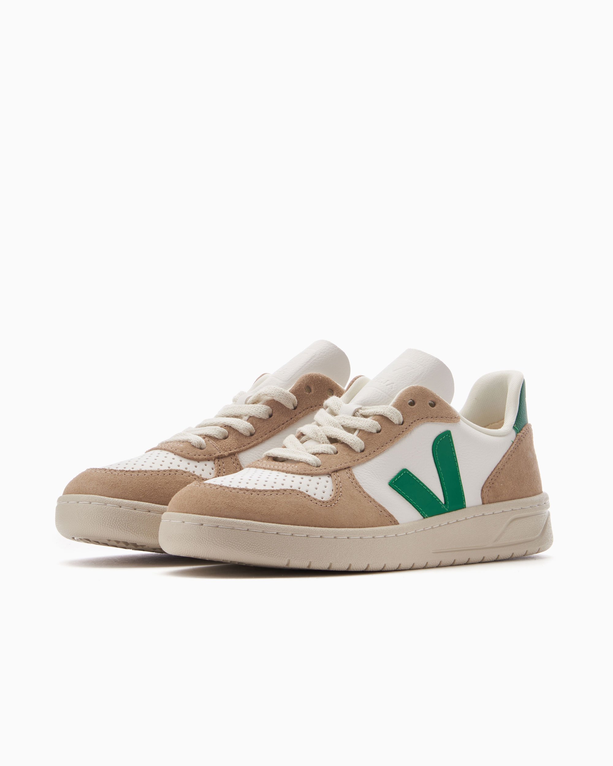Veja Women's V-10 ChromeFree Leather Beige VX0503146A