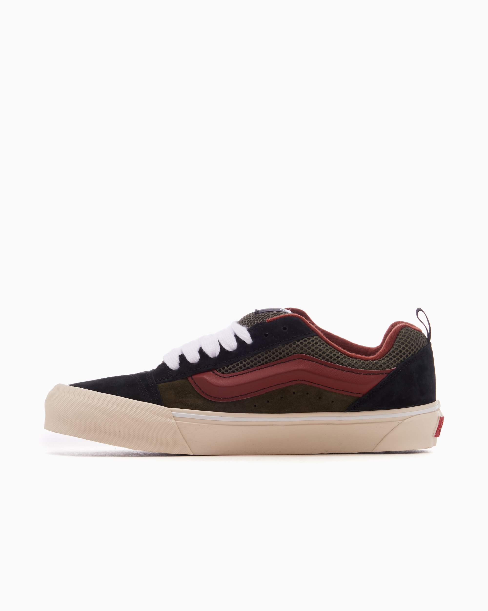 Vans top maroon black