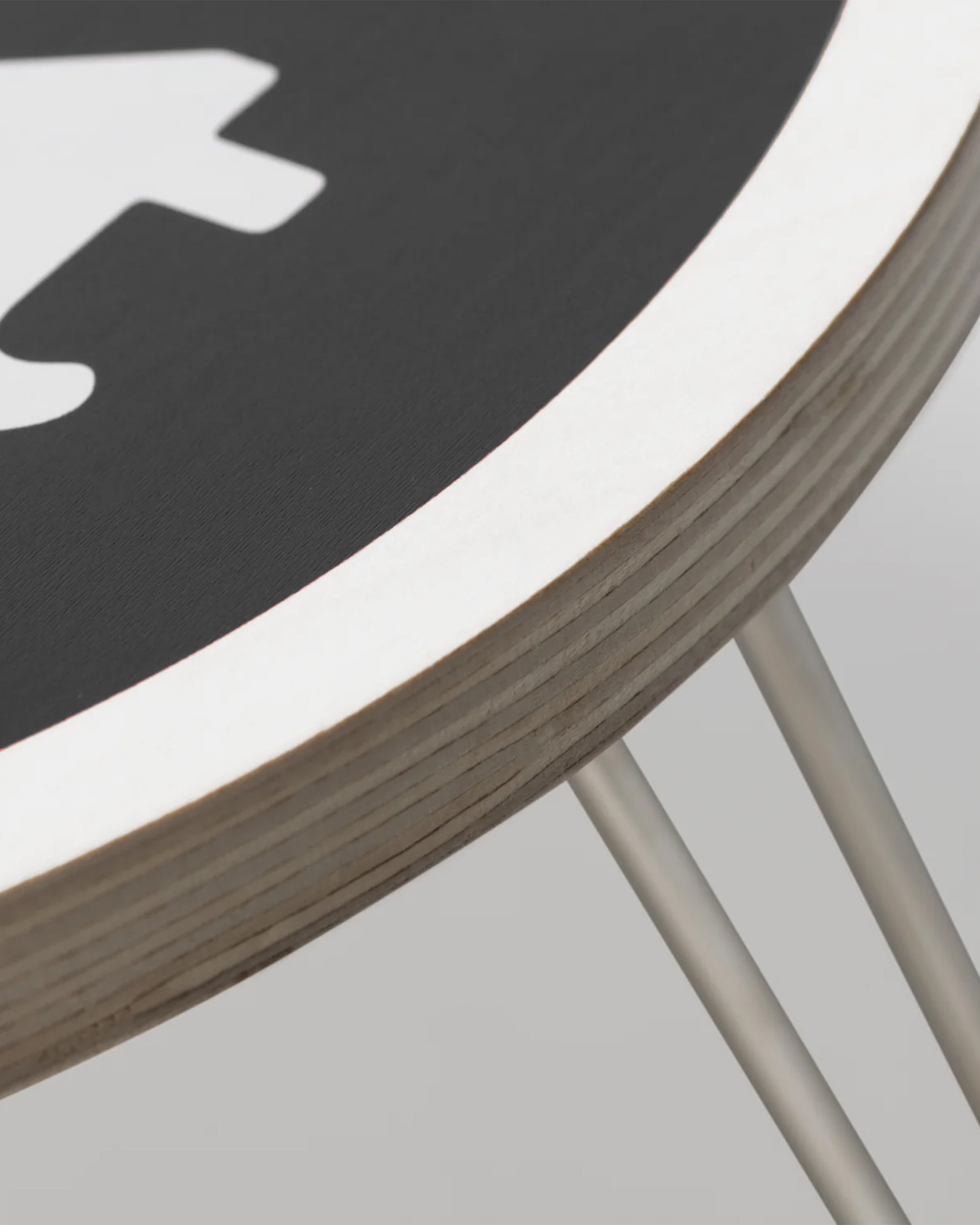 Carhartt WIP Heart Folding Table Black I035830-0D2XX | FOOTDISTRICT