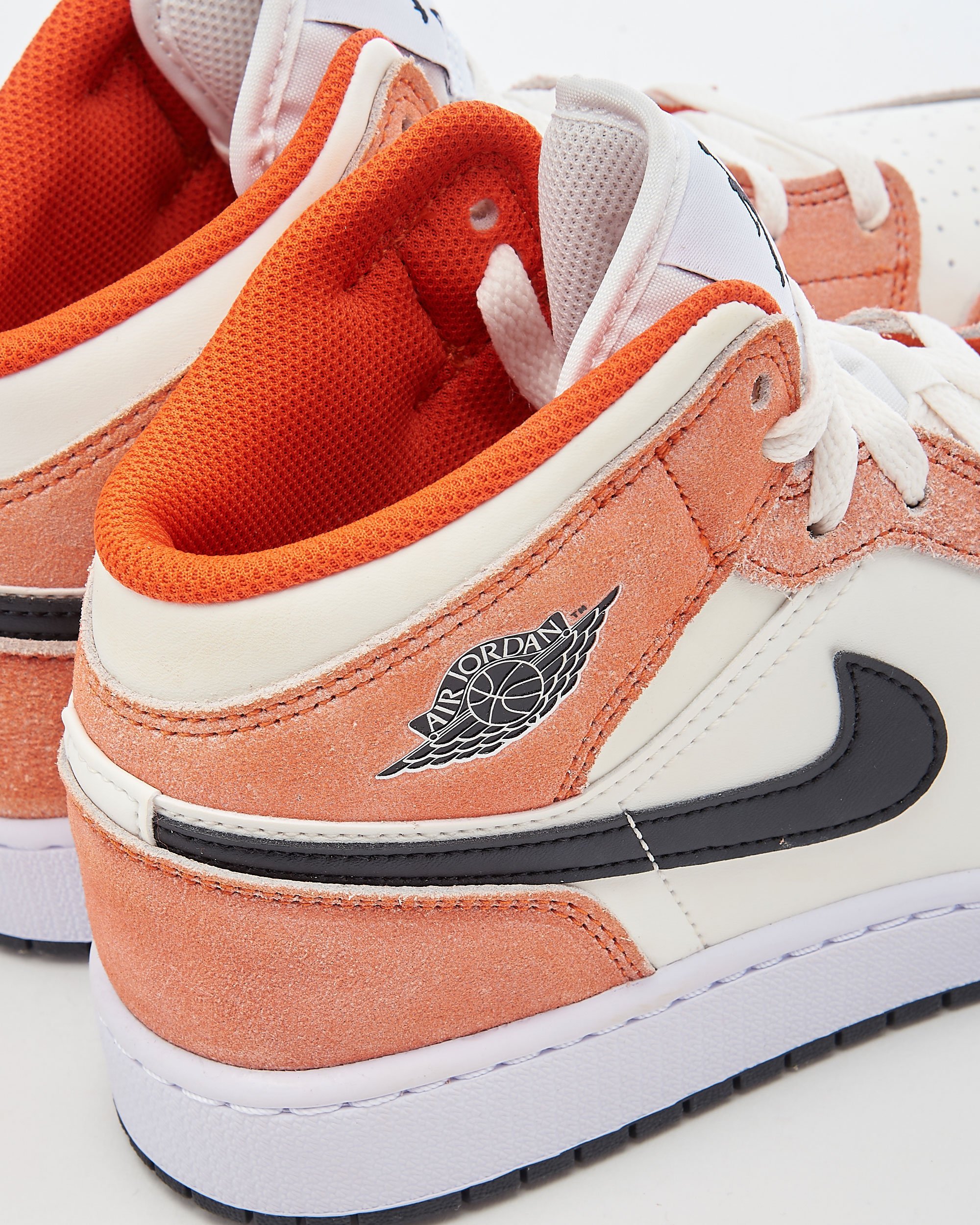 Air jordan 1 outlet mid se coral suede