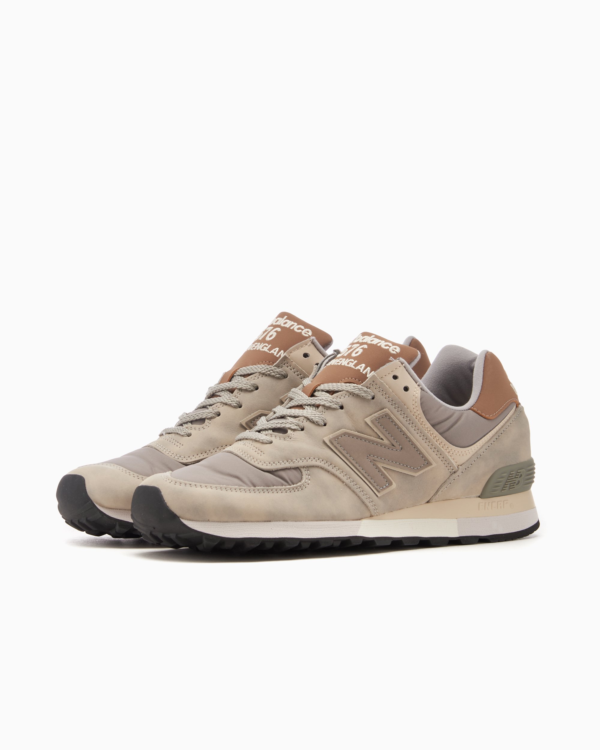 New balance 574 pigment with hemp top