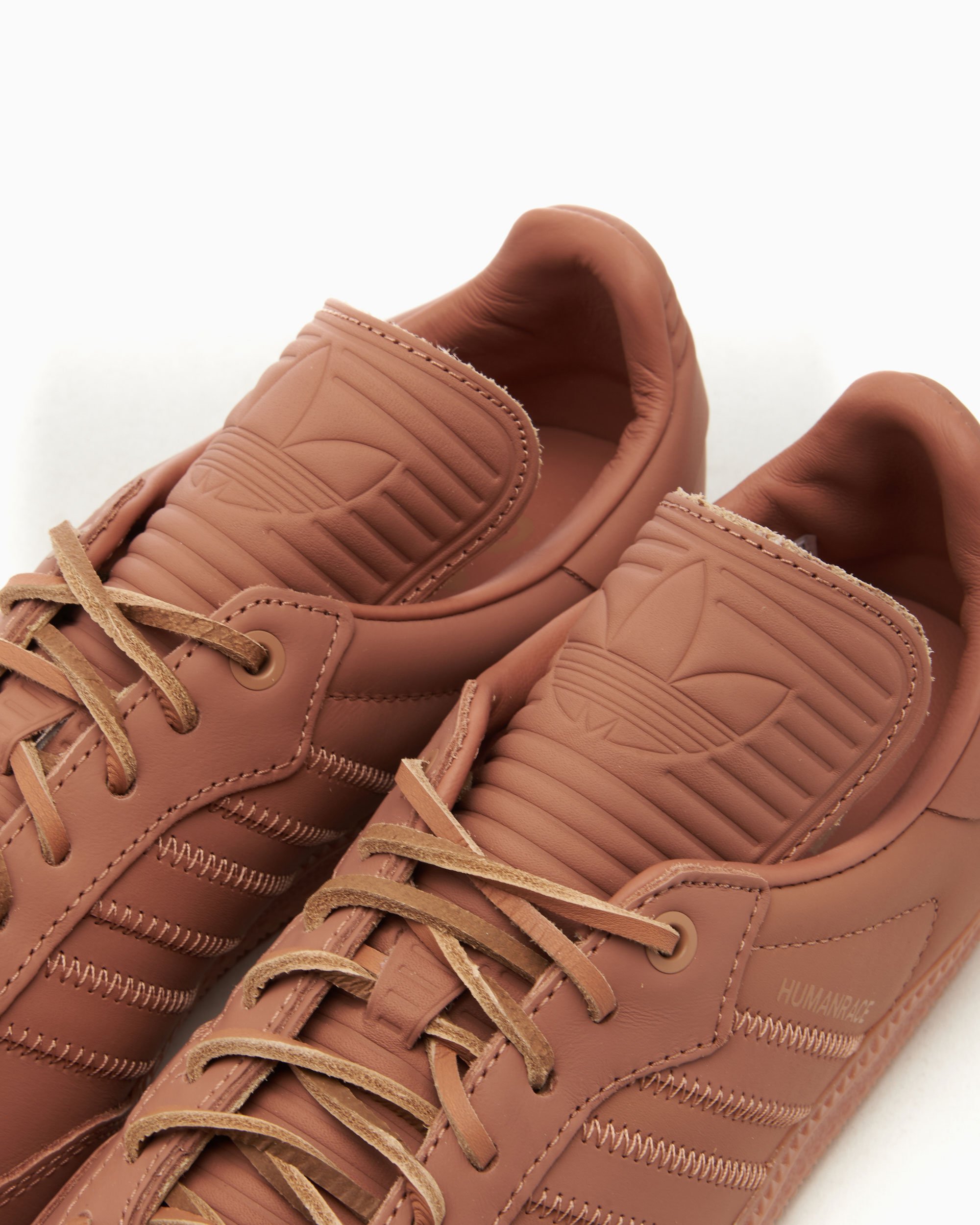 Adidas human race mujer marrón 2025