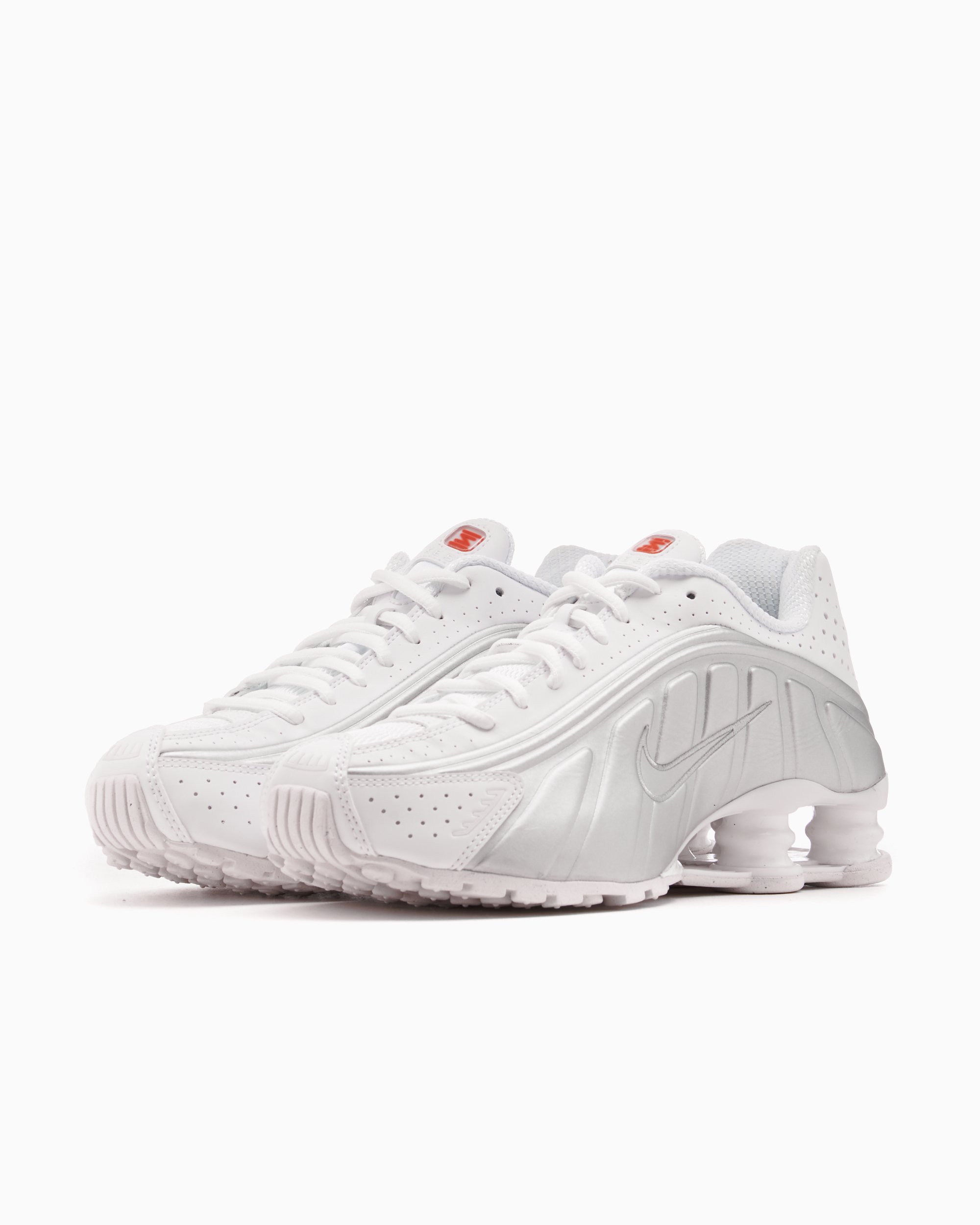 Nike Shox R4 White Metallic White AR3565 101 FOOTDISTRICT