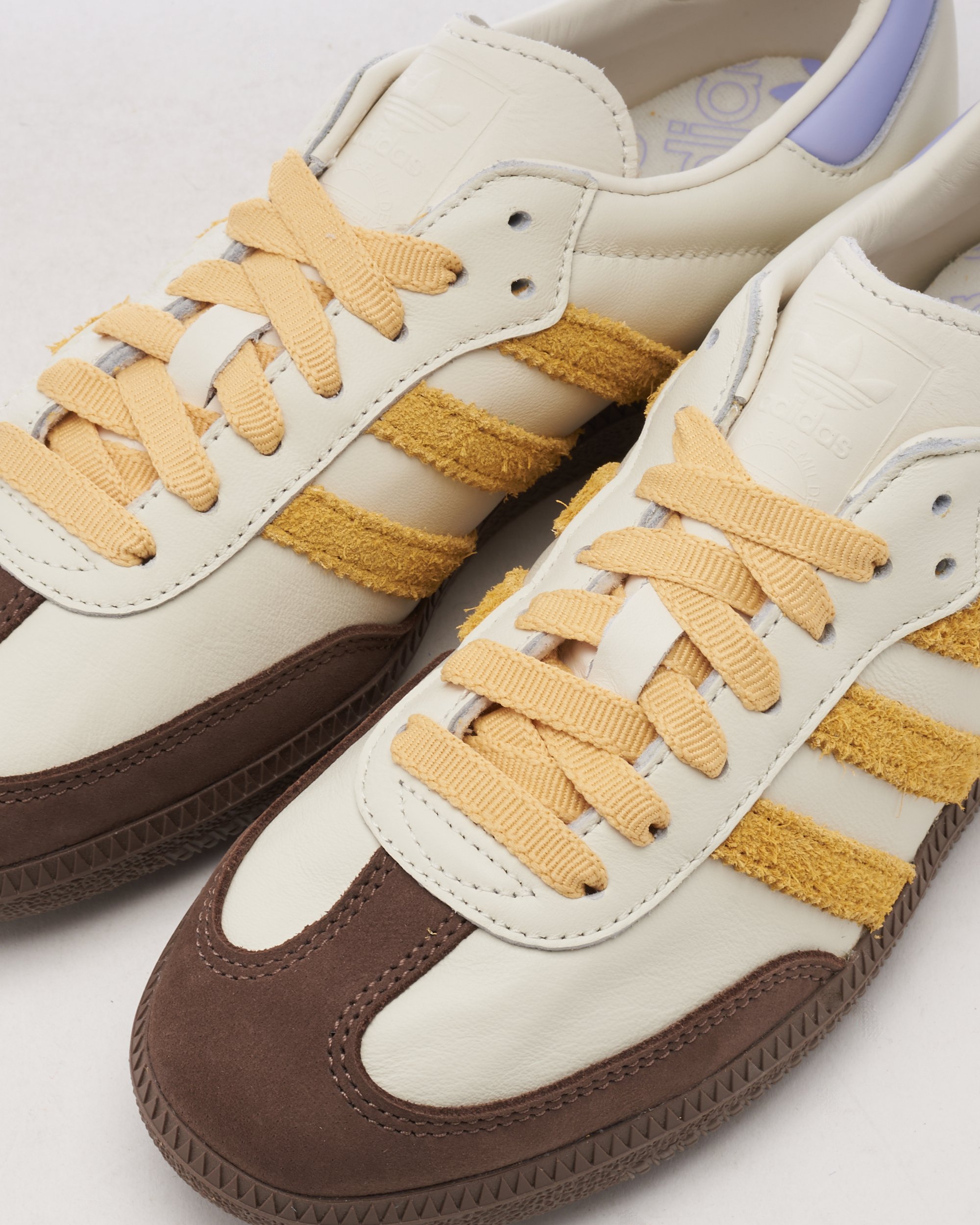 Adidas samba amarillas store