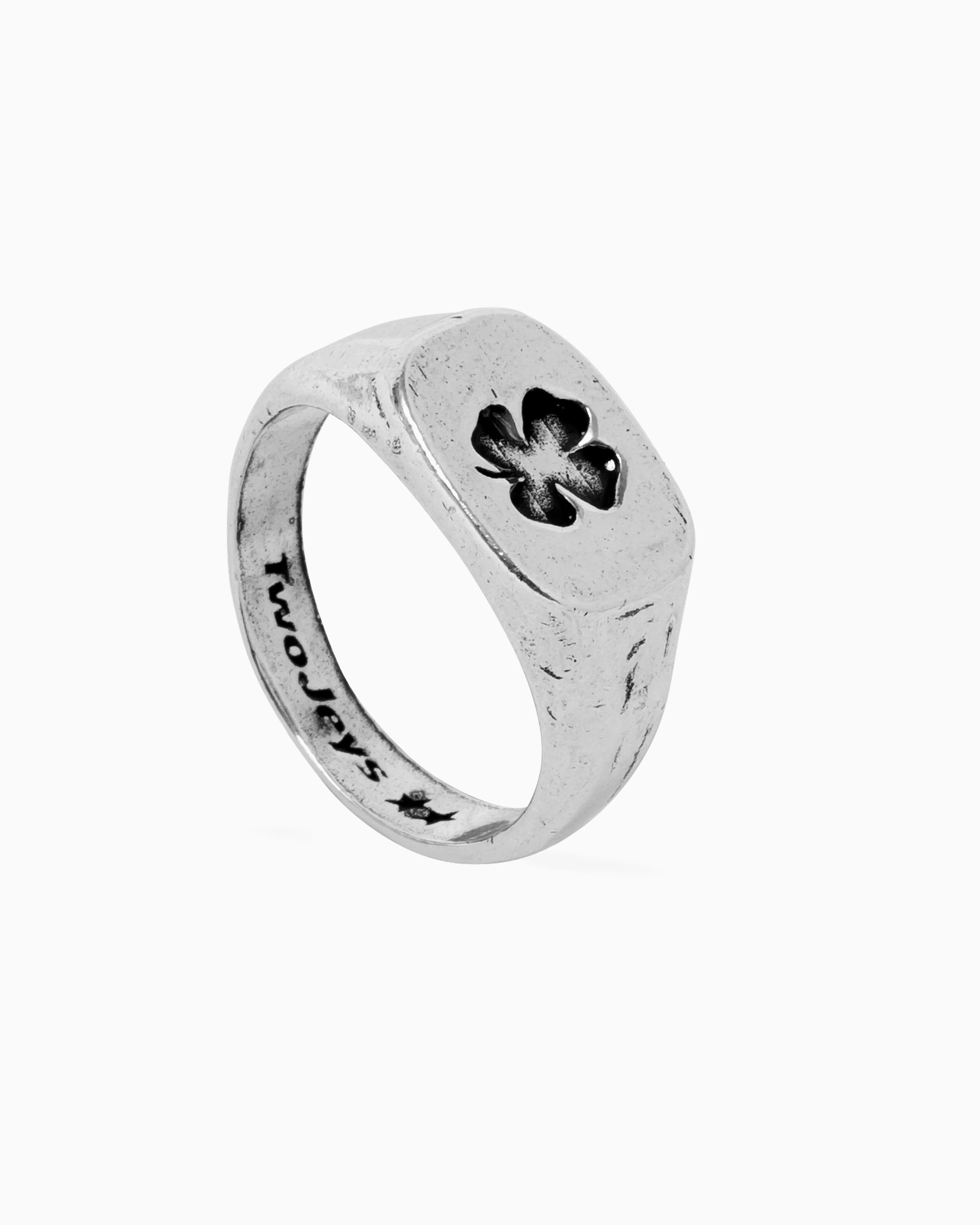 TwoJeys Clover Signet Ring Silver colored 20570100120 | FOOTDISTRICT