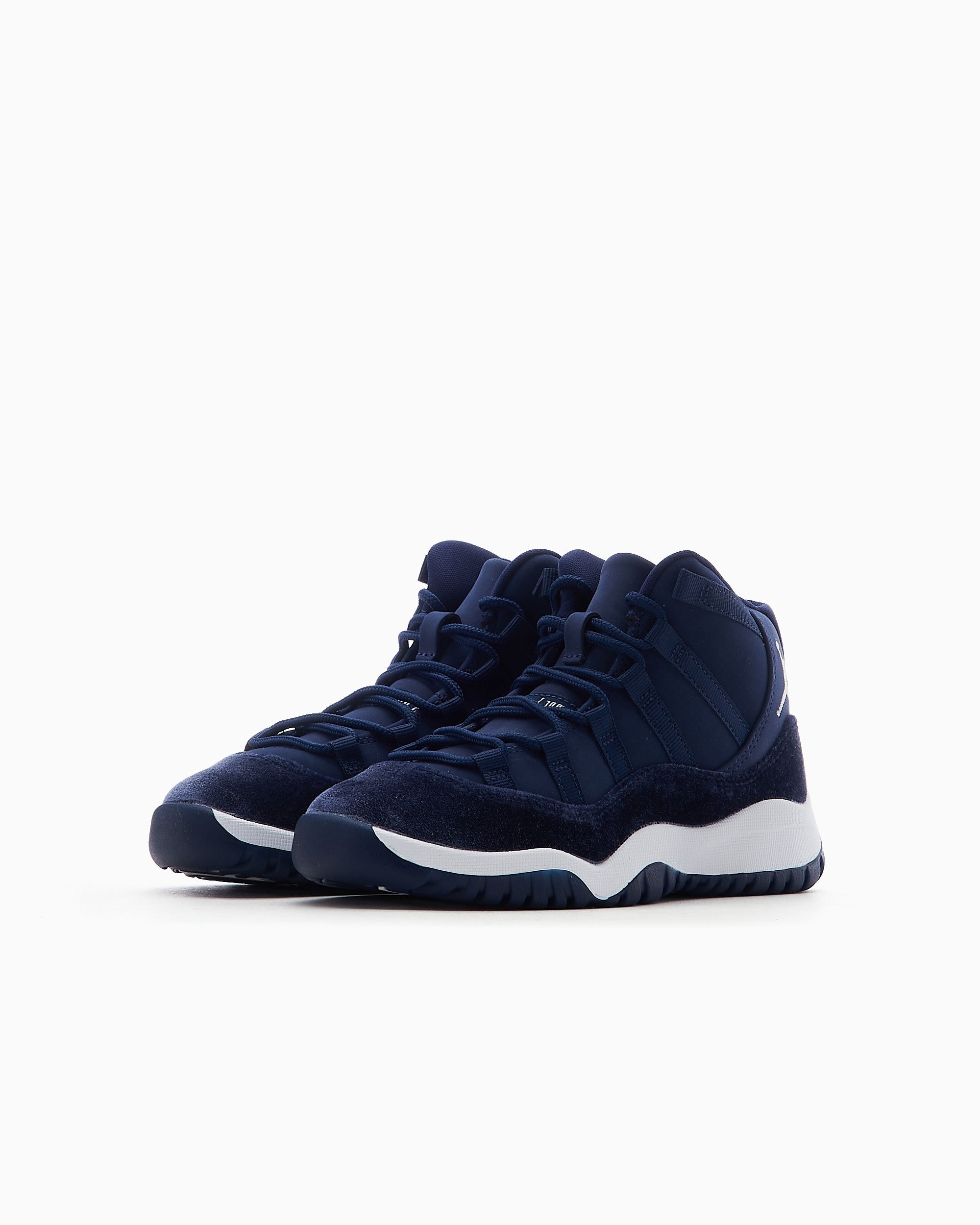 Jordan 11 schwarz blau hotsell