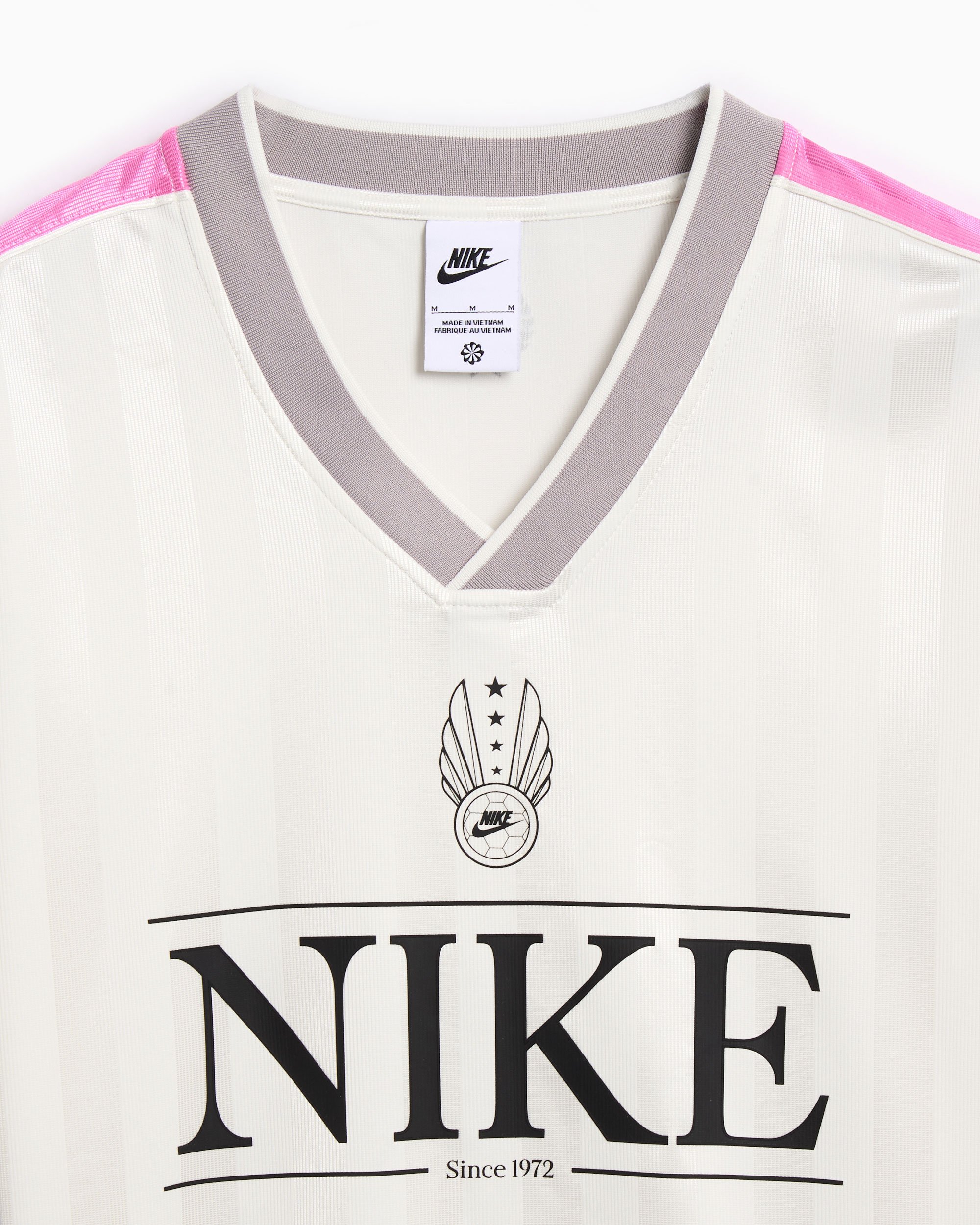 white nike v neck t shirt