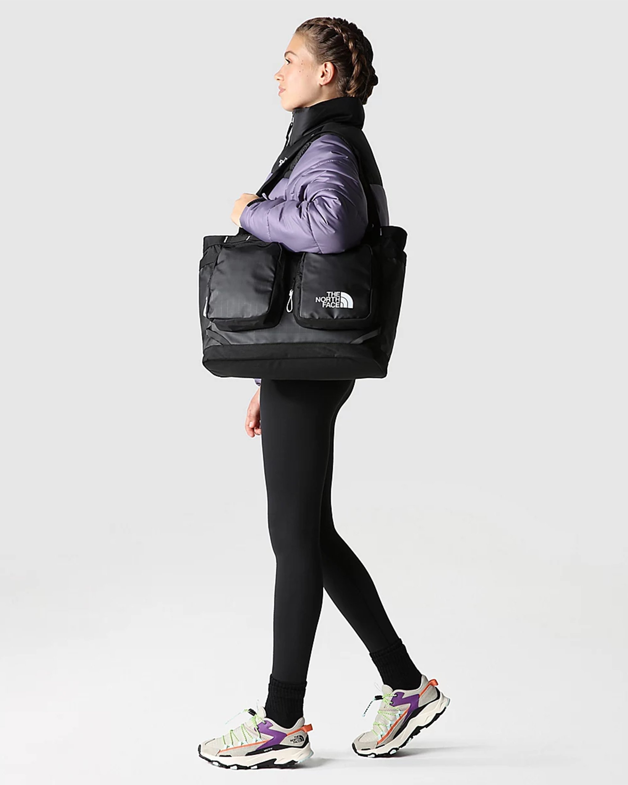The North Face Base Camp Unisex Voyager Tote Bag Negro NF0A81BM53R1 FOOTDISTRICT