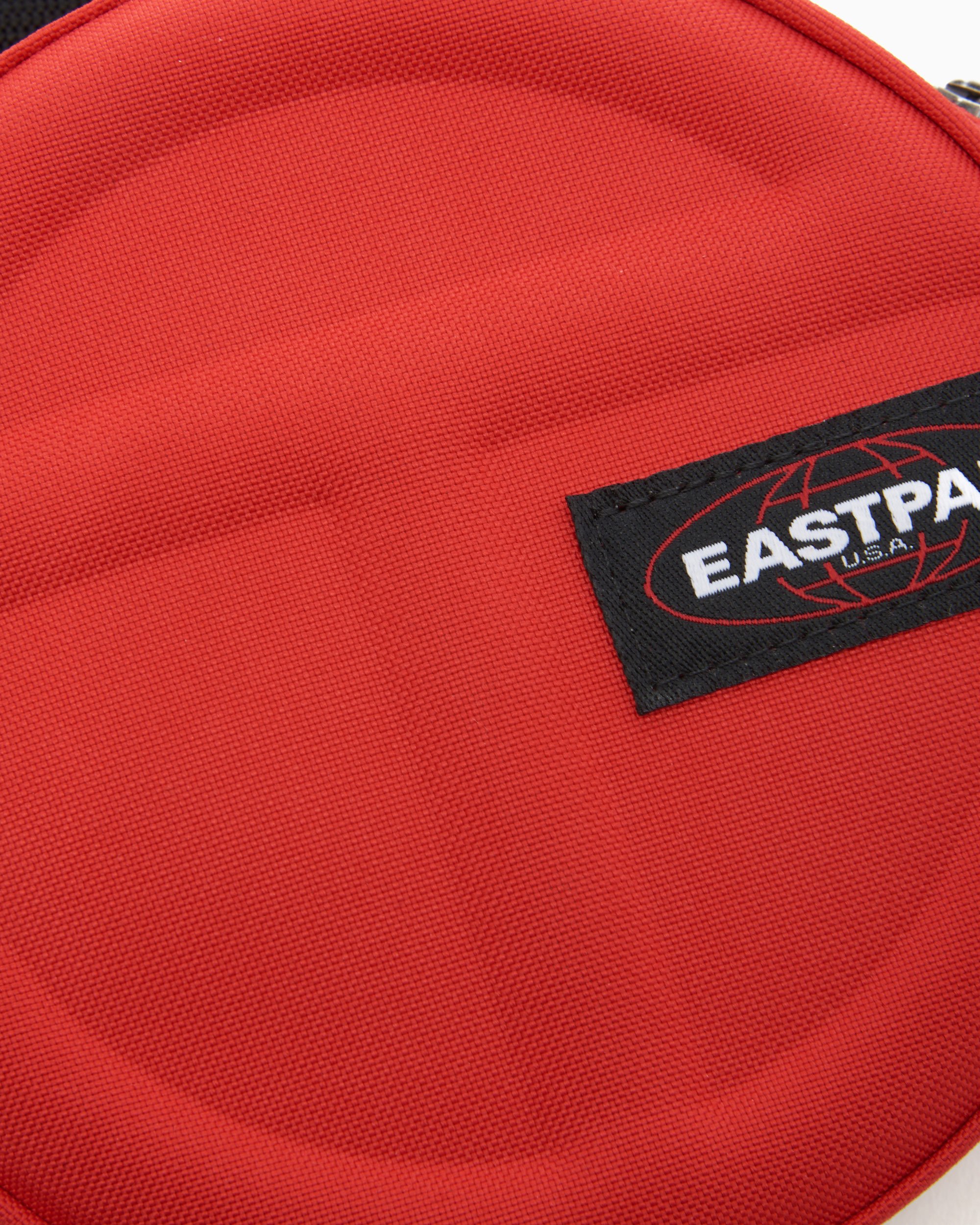 Eastpak x TELFAR Unisex Circle Bag Red EK0A5BBC2A41