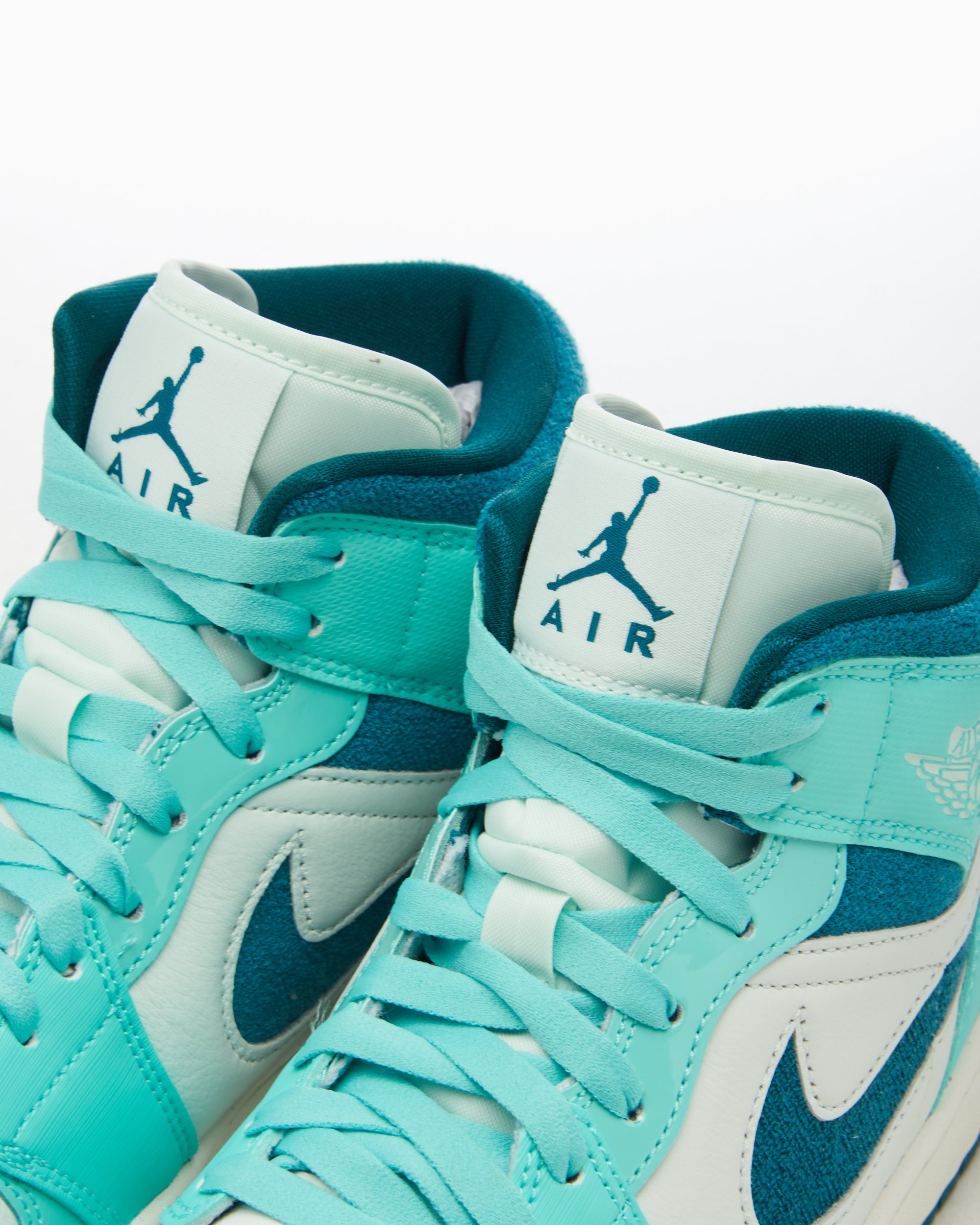 Jordan retro 1 turquoise new arrivals